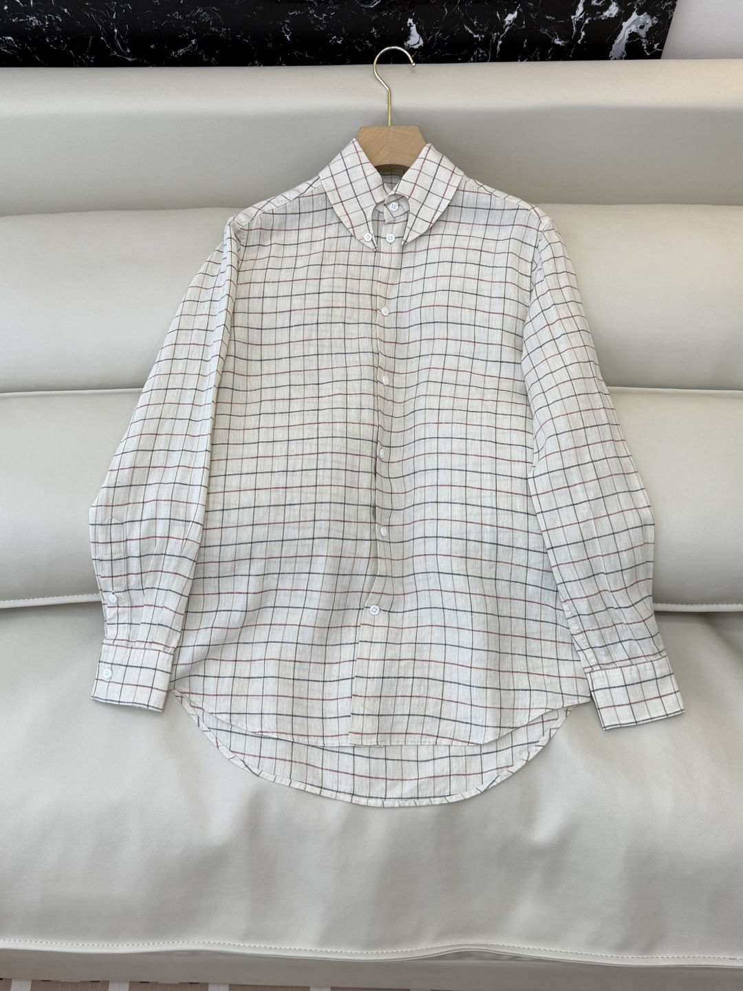 NO:720784,QGL040, the highest version on the market, the girl inspects the goods, trims the three marks on the thread, and delivers the goods. You can send pictures and take videos. If you want quality and service, please add me on WeChat. We will not accept urgent orders. New shirt LP, super good quality, linen plaid shirt, long sleeves, beige 36/38/40, women's clothing, loro piana, shirts,19860909QGL040市面最高版本小妹验货、修剪线头上三标、发货可发图及拍视频,要品质要服务的加我微信,不接急单.新款衬衫 LP 超好品质 亚麻 格纹 衬衫 长袖 米色36/38/40,女装,loro piana,shirts,,Women's clothing