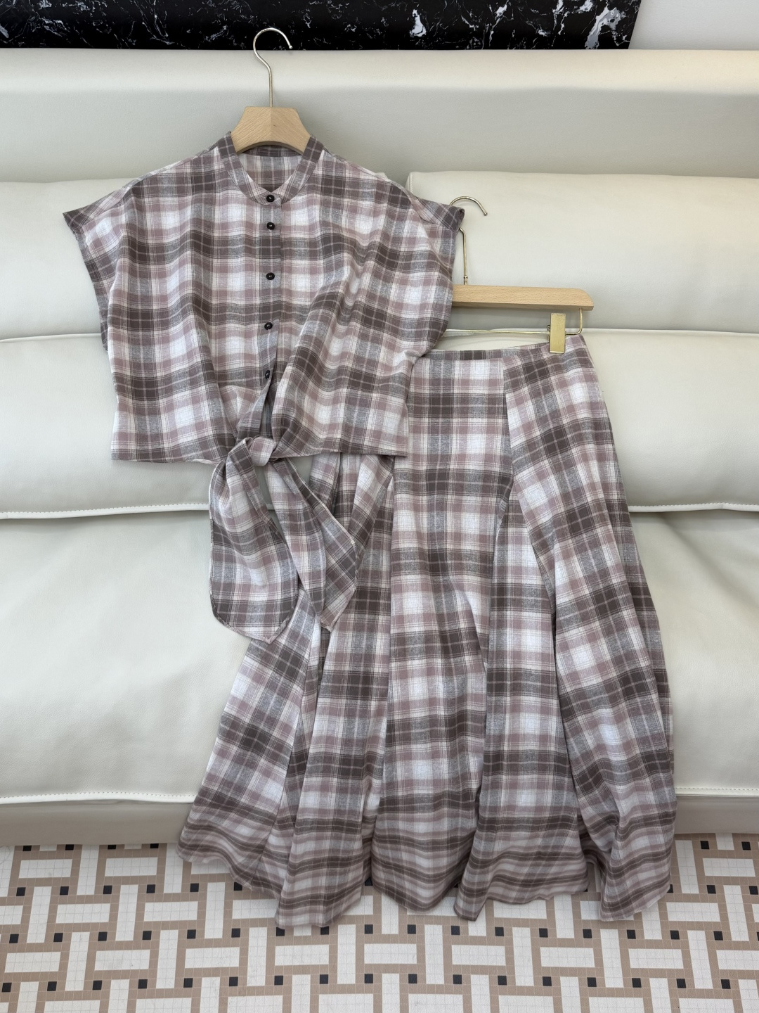 NO:734102,LZ26019A19C# New suit factory special 30 silk 70 cotton silk cotton plaid short-sleeved top long skirt suit S ML,,skirts,T-shirt,real silk,19860909LZ26019A19C#新款套装工厂特 30 真丝 70 棉 真丝棉 格纹短袖上衣长半裙 套装 S ML,,skirts,T-shirt,real silk,,Women's clothing
