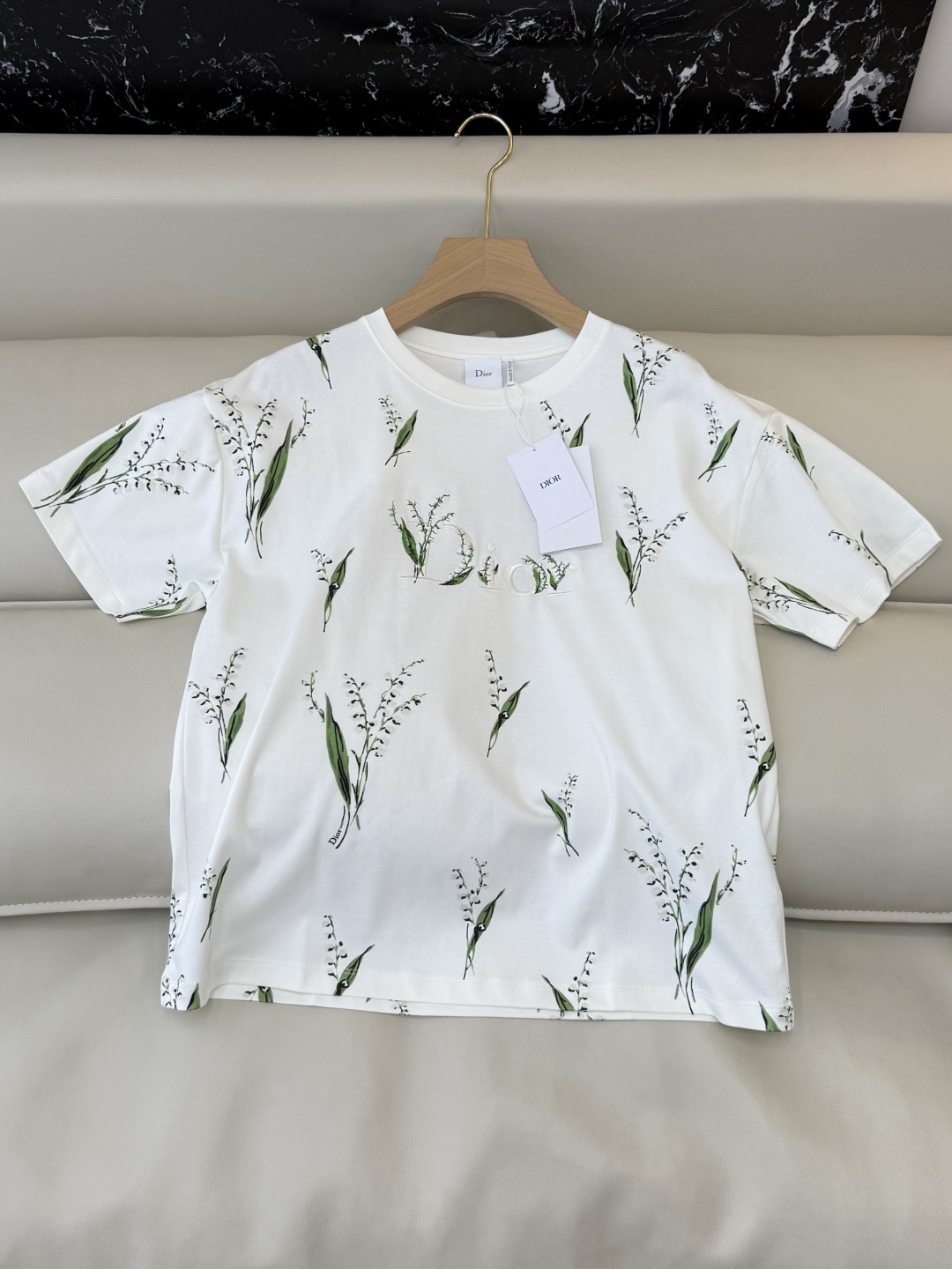 NO:734072,QG0153# New T-shirt dior lily of the valley print 85 cotton 15 linen short-sleeved T-shirt SML,, dior, T-shirt, tees, t-shirt,19860909QG0153#新款T恤 dior 铃兰花印花85棉 15 亚麻 短袖T恤 SML,,dior,T-shirt,tees，t-shirt,,Women's clothing