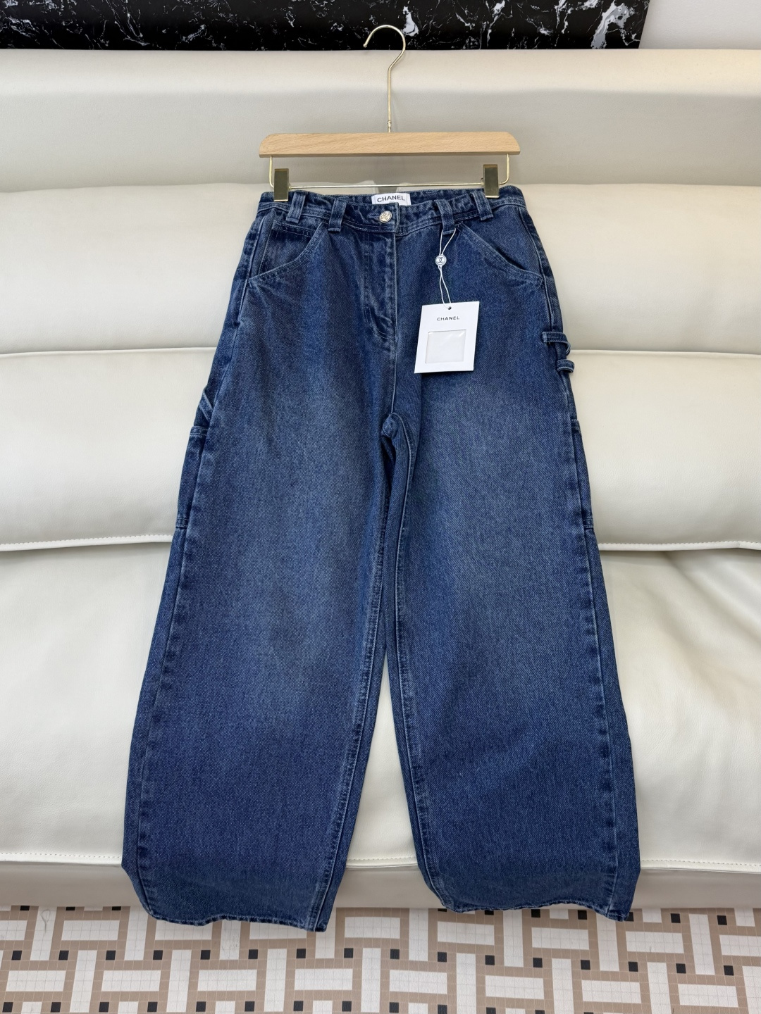 NO:735082,CK062# Factory Directly Approved P Chanel Hot Style Must Replenish Double C Jeans White Blue SML,,chanel,jeans,19860909CK062#工厂直批P chanel 爆款 必补 双C 牛仔裤 白色 蓝色 SML,,chanel,jeans,,Women's clothing