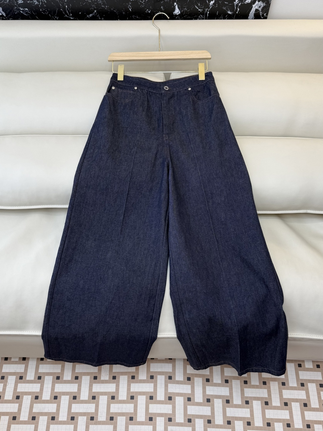 NO:735079,YO037# factory Max mara top version minimalist style wide leg jeans dark denim blue 36/38/40/42,,jeans,19860909YO037#工厂 Max mara 顶级版 极简风 阔腿牛仔裤 深牛仔蓝 36/38/40/42,,jeans,,Women's clothing