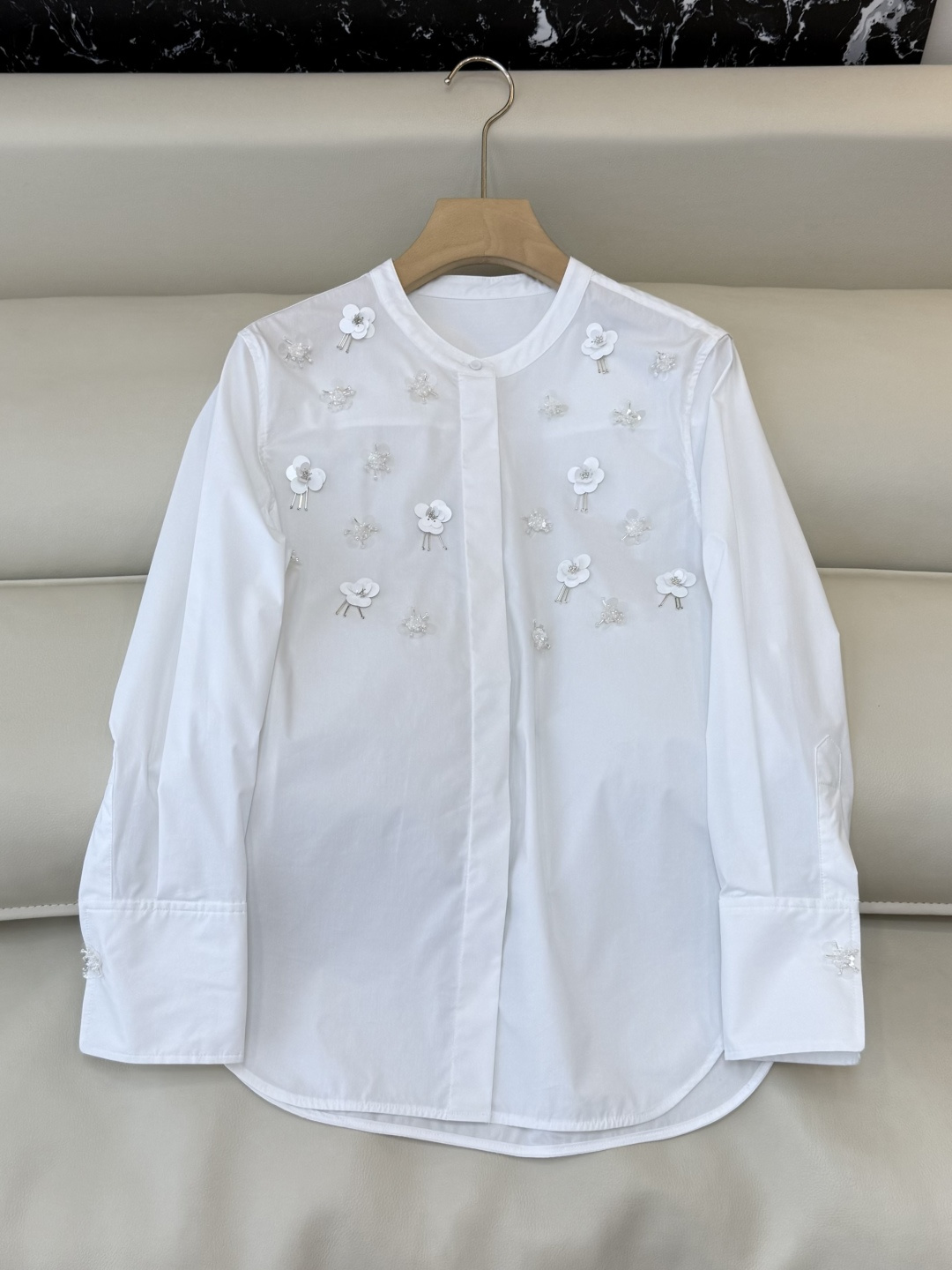 NO:735990,SL0223# New shirt factory special Val three-dimensional flower hand-beading long-sleeved shirt pink white SMLXL,,shirts,19860909SL0223#新款衬衫工厂特 Val 立体花朵手工钉珠 长袖衬衫 粉色白色 SMLXL,,shirts,,Women's clothing