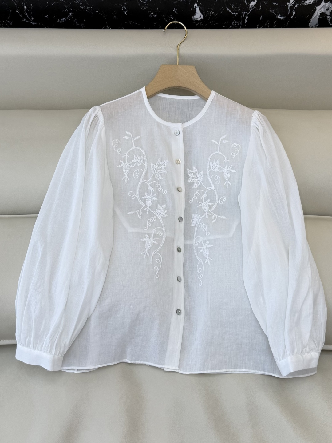 NO:735975,SL0184# new shirt factory zimm heavy embroidery ramie long-sleeved white shirt SMLXL,,shirts,19860909SL0184#新款衬衫工厂 zimm 重工刺绣 苎麻 长袖白衬衫 SMLXL,,shirts,,Women's clothing
