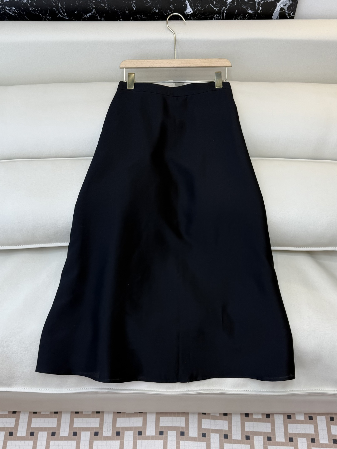 NO:735934,FY0110# New Skirt Factory 46 Silk 51 Wool Silk Wool Crisp Long Skirt Black Brown SMLXL,,skirts,real silk,19860909FY0110#新款半裙工厂 46 真丝 51 羊毛 丝毛挺括长半裙 黑色 咖色 SMLXL,,skirts,real silk,,Women's clothing