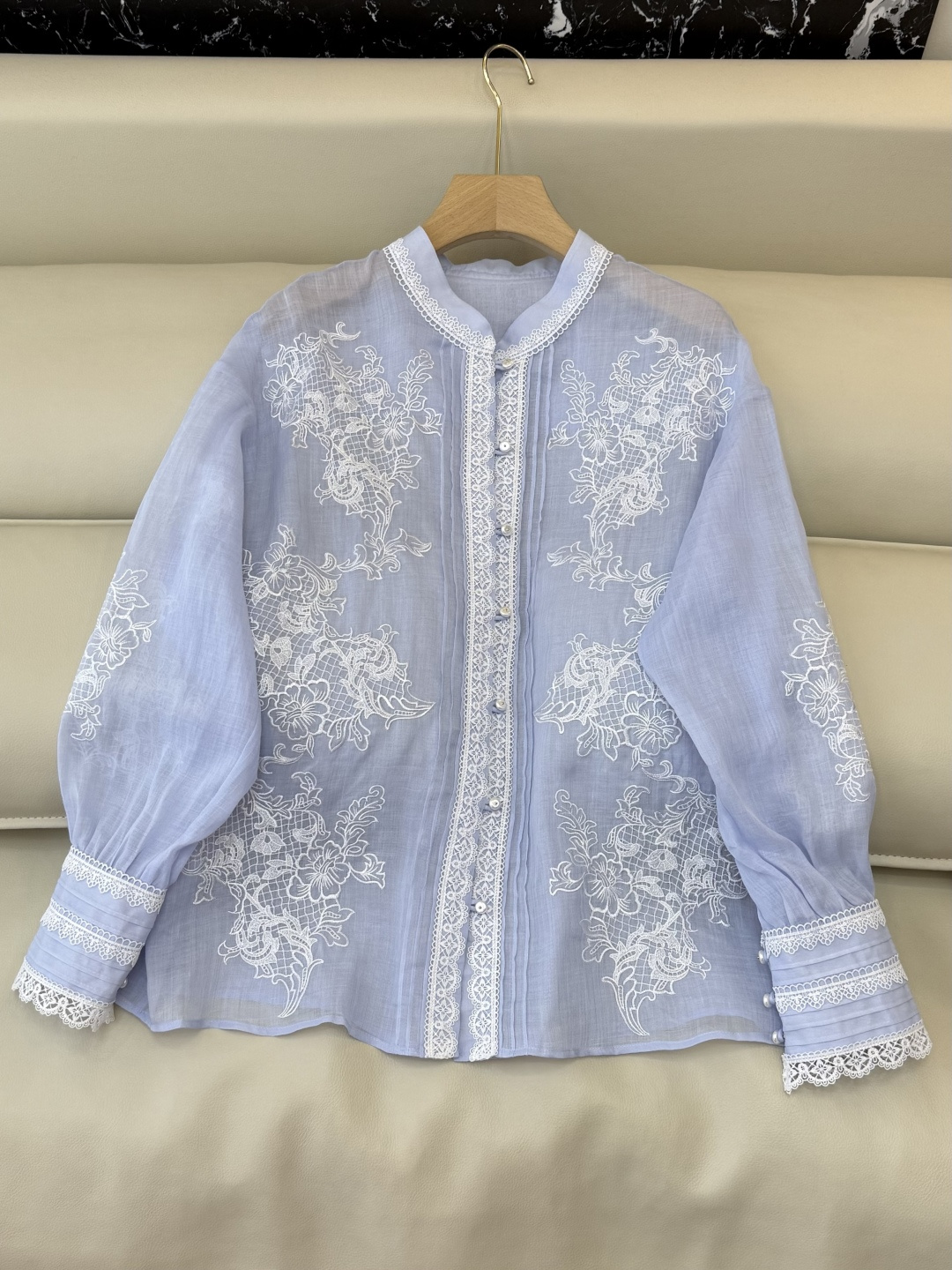NO:735949,FY099# New shirt factory ES heavy industry lace water-soluble embroidery ramie long-sleeved shirt blue white SMLXL,,shirts,19860909FY099#新款衬衫工厂 ES 重工蕾丝水溶绣花 苎麻长袖衬衫 蓝色 白色 SMLXL,,shirts,,Women's clothing