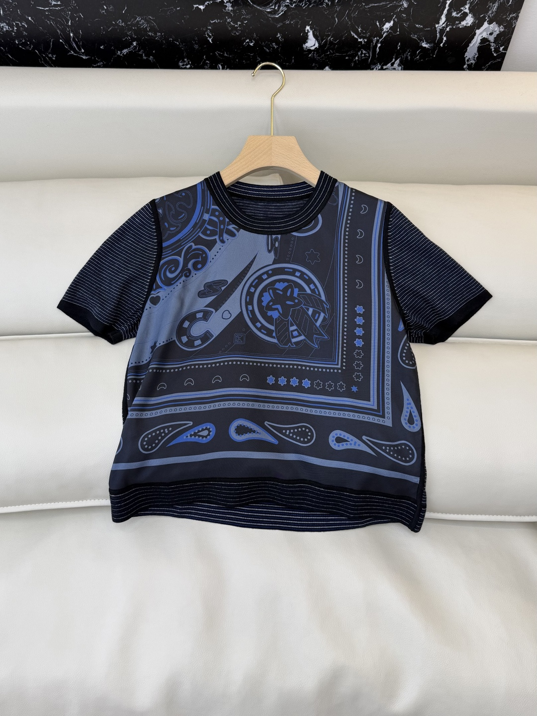 NO:736420,H326015# New Wool Knitted P H Home Hermes Splicing Style Silk Splicing 20 Wool Round Neck Short Sleeve Pullover Apricot Blue Rose Red S-XL,,hermes,T-shirt,real silk,19860909H326015#新款羊毛针织P H家 爱马仕拼接款 真丝拼接20 羊毛 圆领短袖套头衫 杏色 蓝色 玫红色 S-XL,,hermes,T-shirt,real silk,,Women's clothing