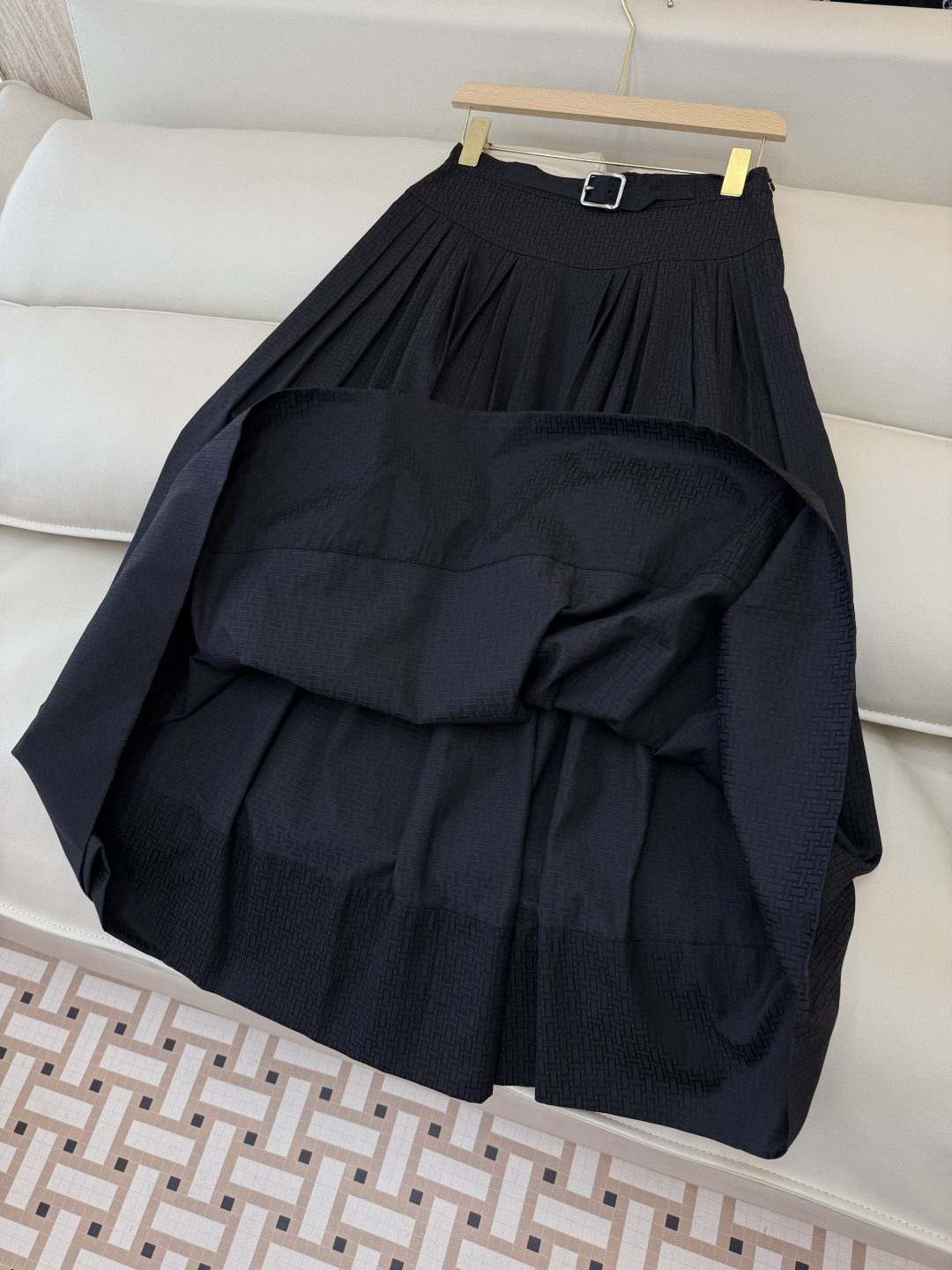 QGL041#新款套装💕Hermes H家 爱马仕 H字母暗纹 短袖衬衫➕长半裙 套装 黑色 燕麦咖色 