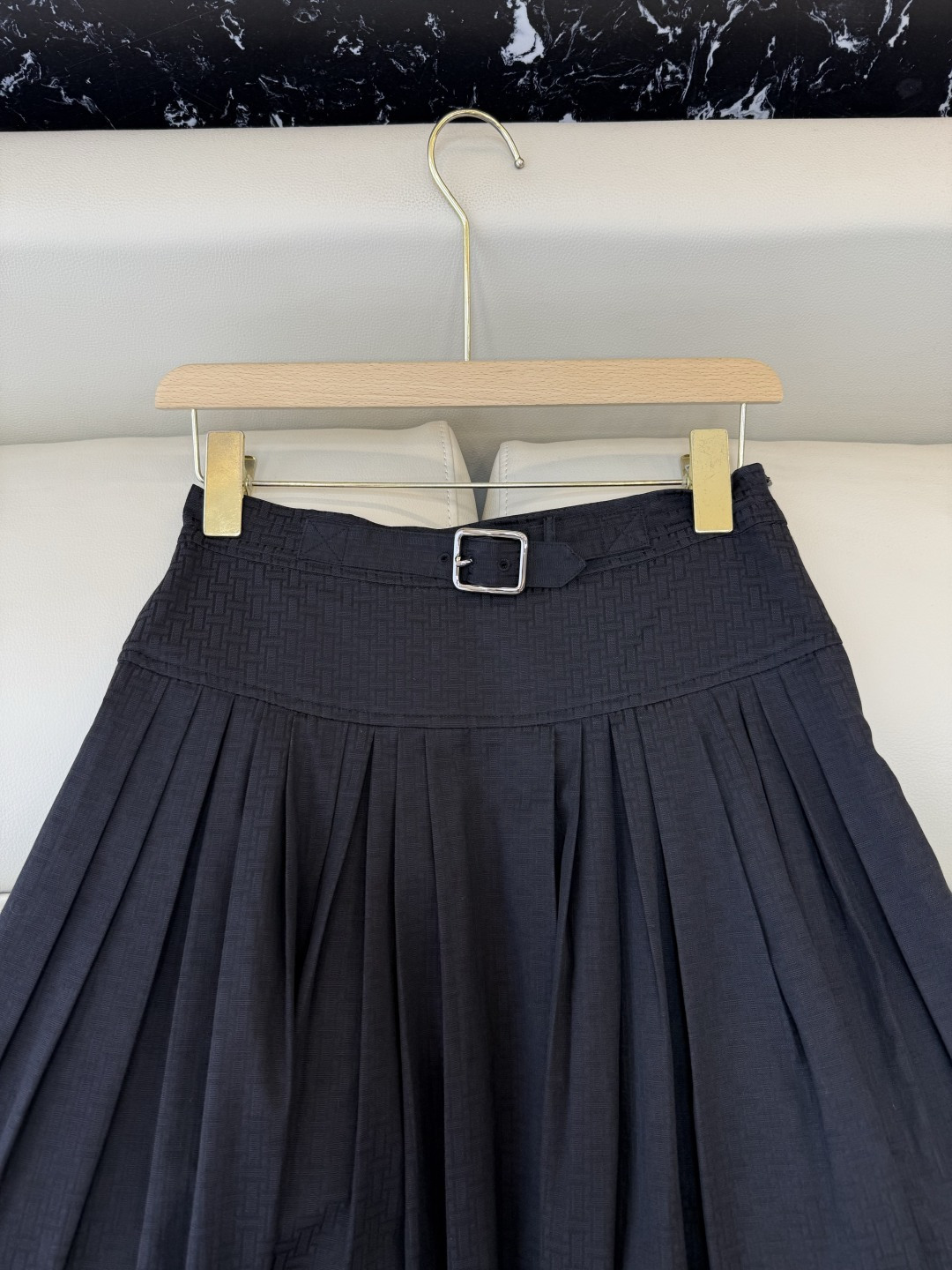 QGL041#新款套装💕Hermes H家 爱马仕 H字母暗纹 短袖衬衫➕长半裙 套装 黑色 燕麦咖色 