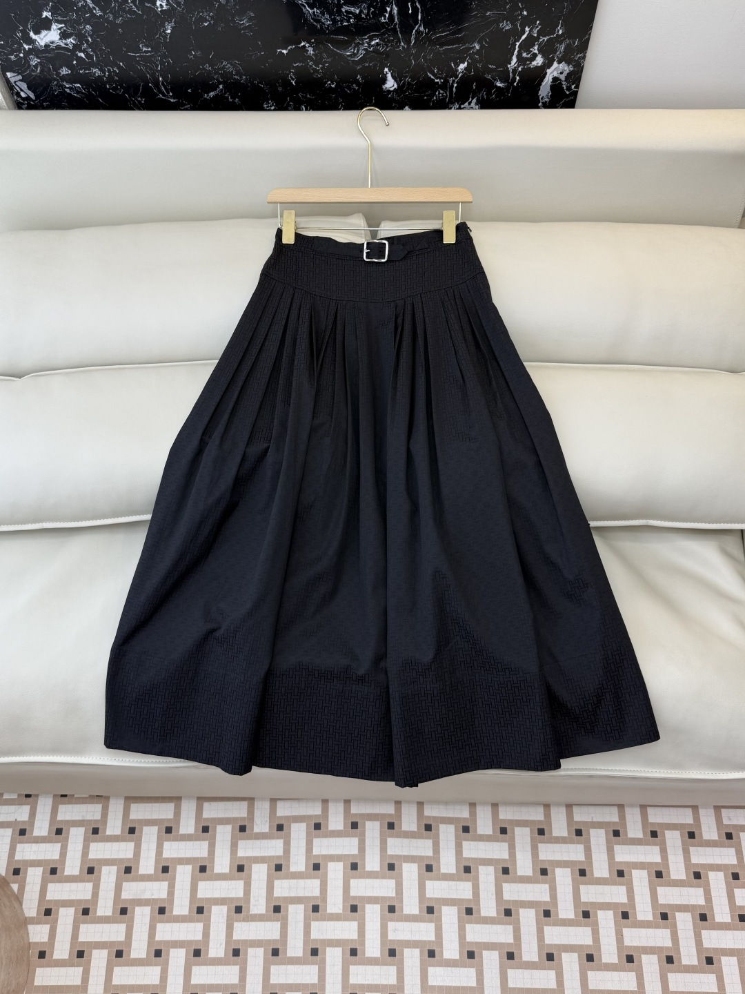 QGL041#新款套装💕Hermes H家 爱马仕 H字母暗纹 短袖衬衫➕长半裙 套装 黑色 燕麦咖色 