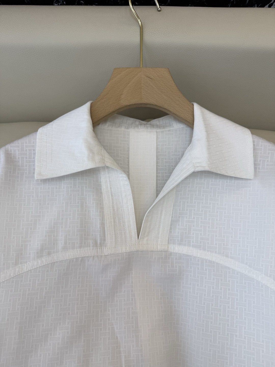 QGL041#新款套装💕Hermes H家 爱马仕 H字母暗纹 短袖衬衫➕长半裙 套装 黑色 燕麦咖色 