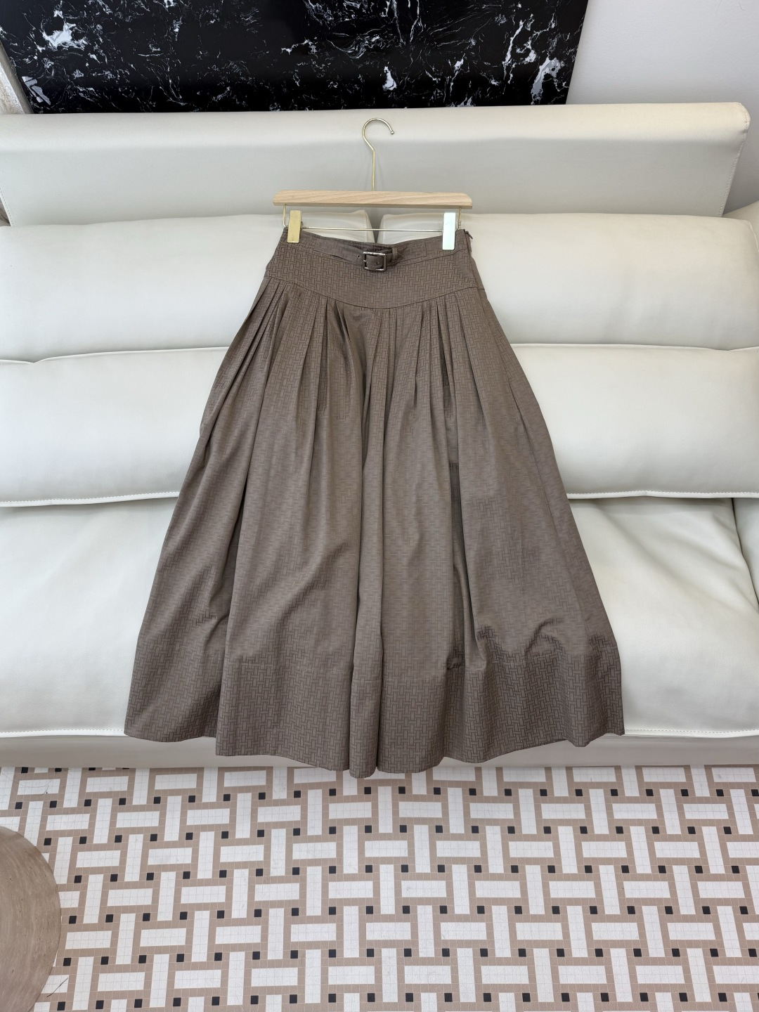 QGL041#新款套装💕Hermes H家 爱马仕 H字母暗纹 短袖衬衫➕长半裙 套装 黑色 燕麦咖色 