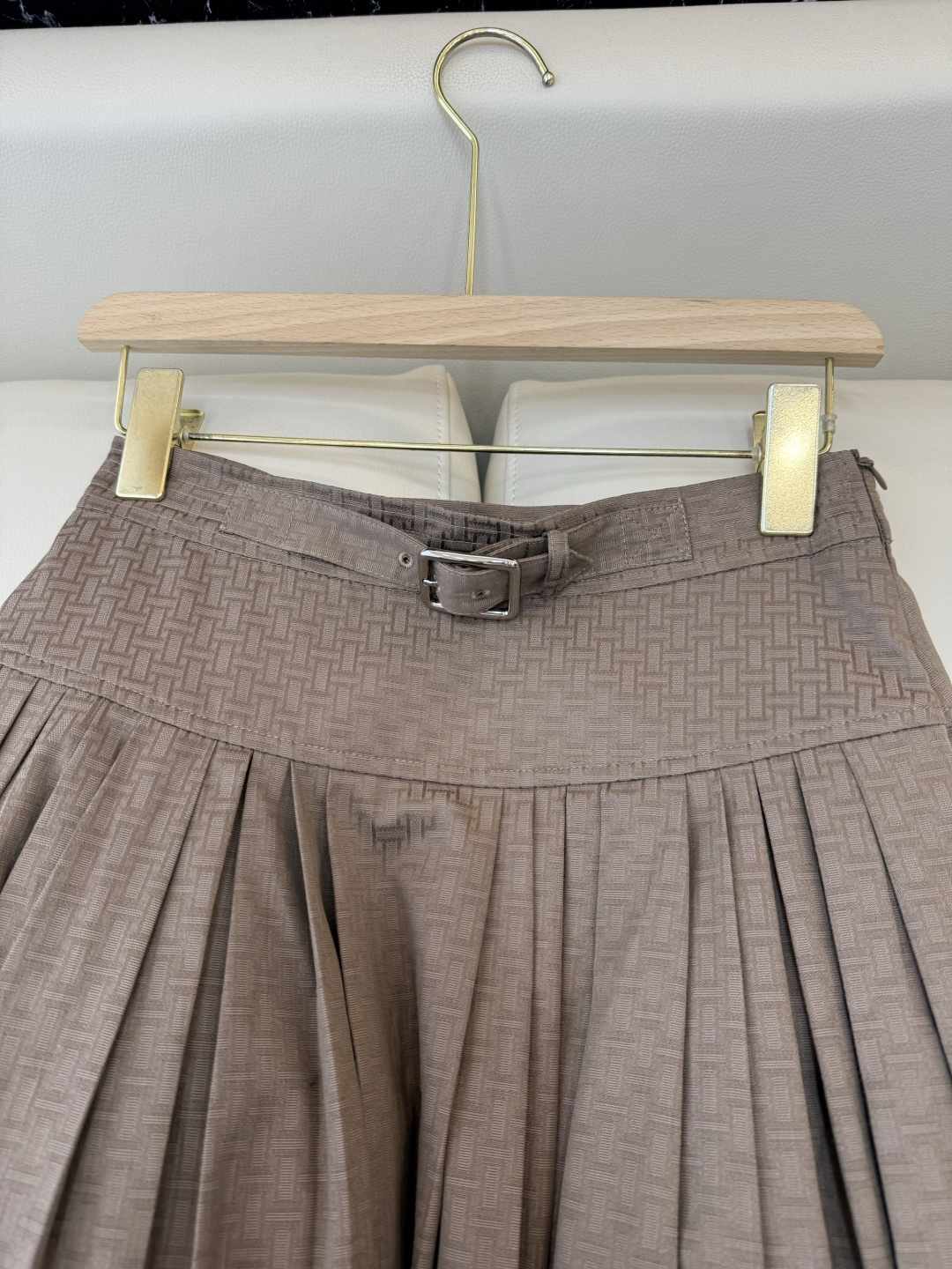 QGL041#新款套装💕Hermes H家 爱马仕 H字母暗纹 短袖衬衫➕长半裙 套装 黑色 燕麦咖色 