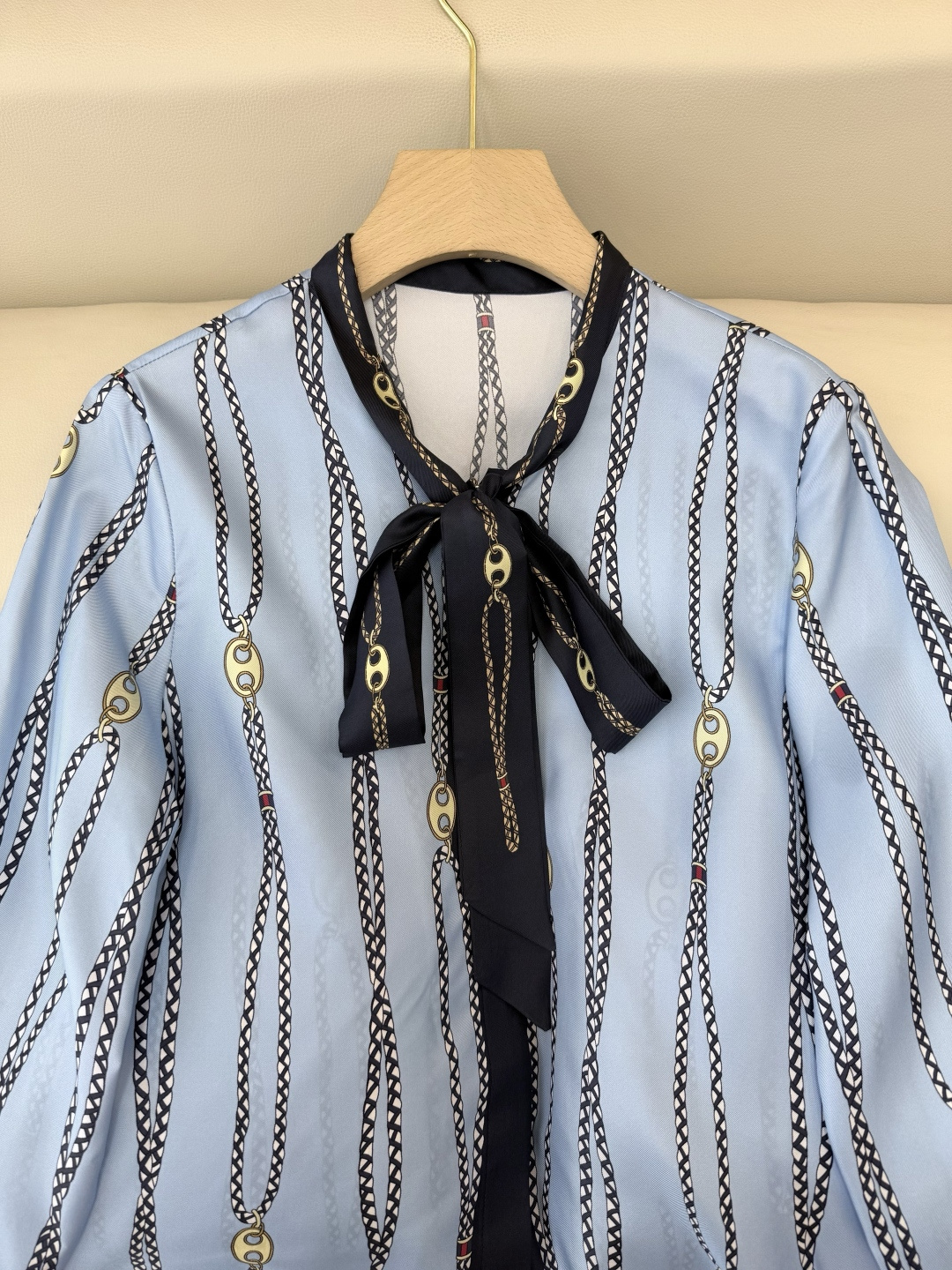 BS1117#新款衬衫💕gucci 条纹100% 真丝 蝴蝶结 印花上衣 蓝色 36-42
