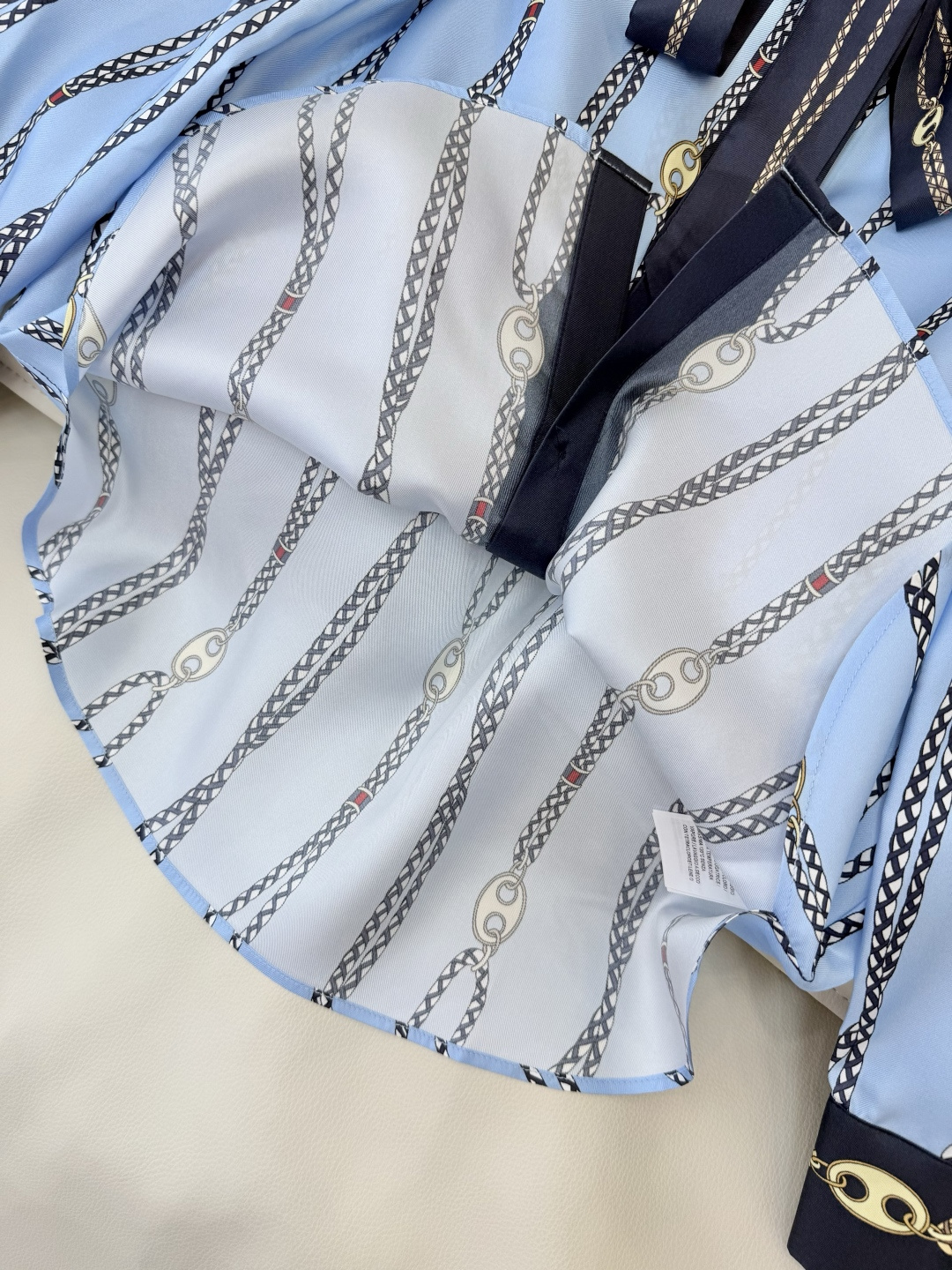 BS1117#新款衬衫💕gucci 条纹100% 真丝 蝴蝶结 印花上衣 蓝色 36-42