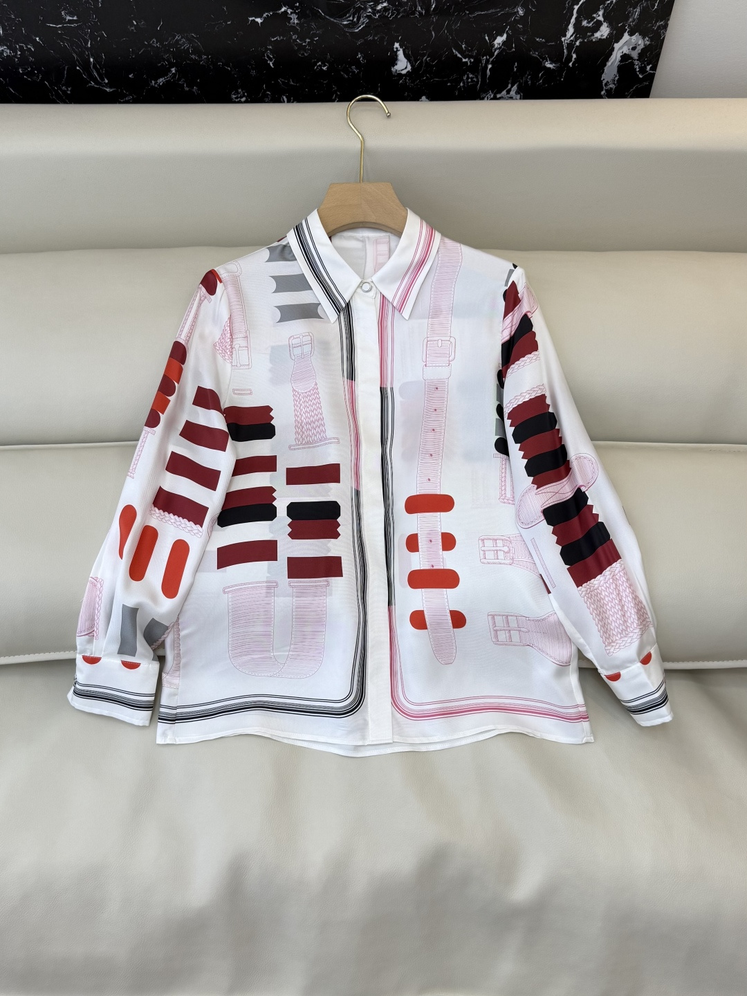 NO:722625,BS1103# New Shirt H Home Hermès Positioning Print Twill Silk Silk Long Sleeve Shirt 36/38/40/42,Hermes-Clothing,hermes,shirts,real silk,19860909BS1103#新款衬衫 H家 爱马仕 定位印花 斜纹真丝 真丝长袖衬衫 36/38/40/42,爱马仕-服装,hermes,shirts,real silk,,Women's clothing