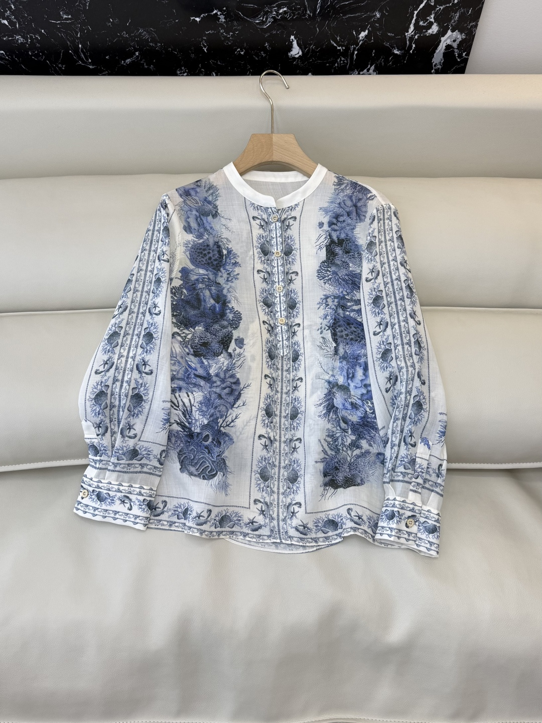 NO:736415,BS1107# new shirt P zimm 55 ramie 45 tencel blue and white porcelain print long-sleeved shirt blue SMLXL,,shirts,19860909BS1107#新款衬衫P zimm 55 苎麻 45 天丝 青花瓷印花 长袖衬衫 蓝SMLXL,,shirts,,Women's clothing