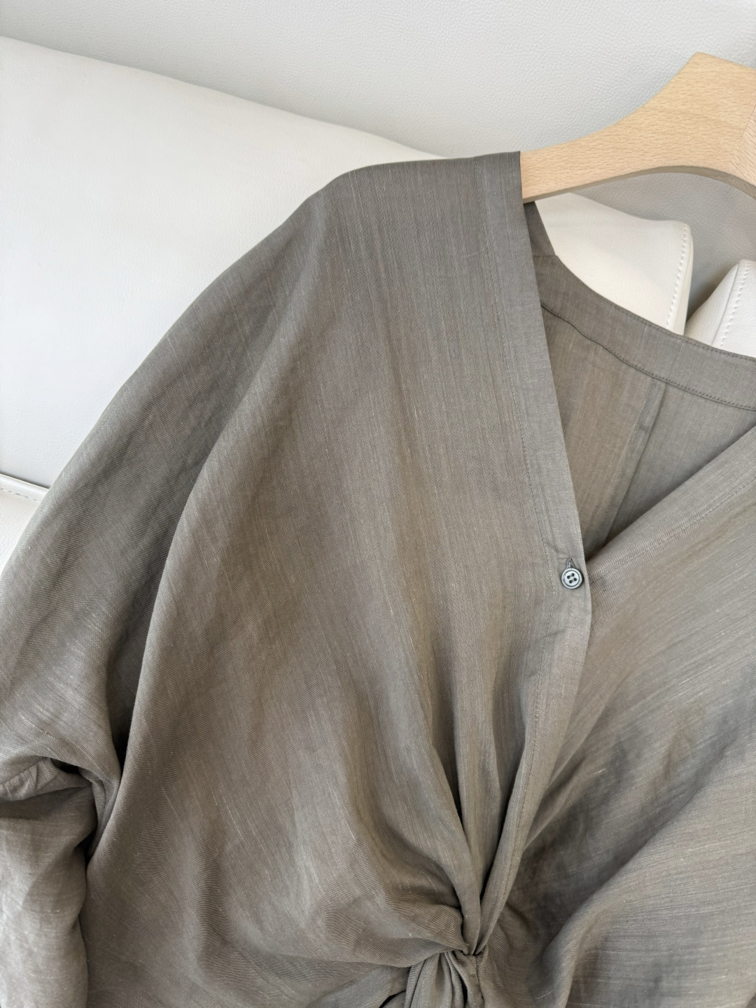 LZ26020#新款衬衫🌾BC 42% 苎麻 显瘦 V领 长袖衬衫 粉色 咖色 白色 SML