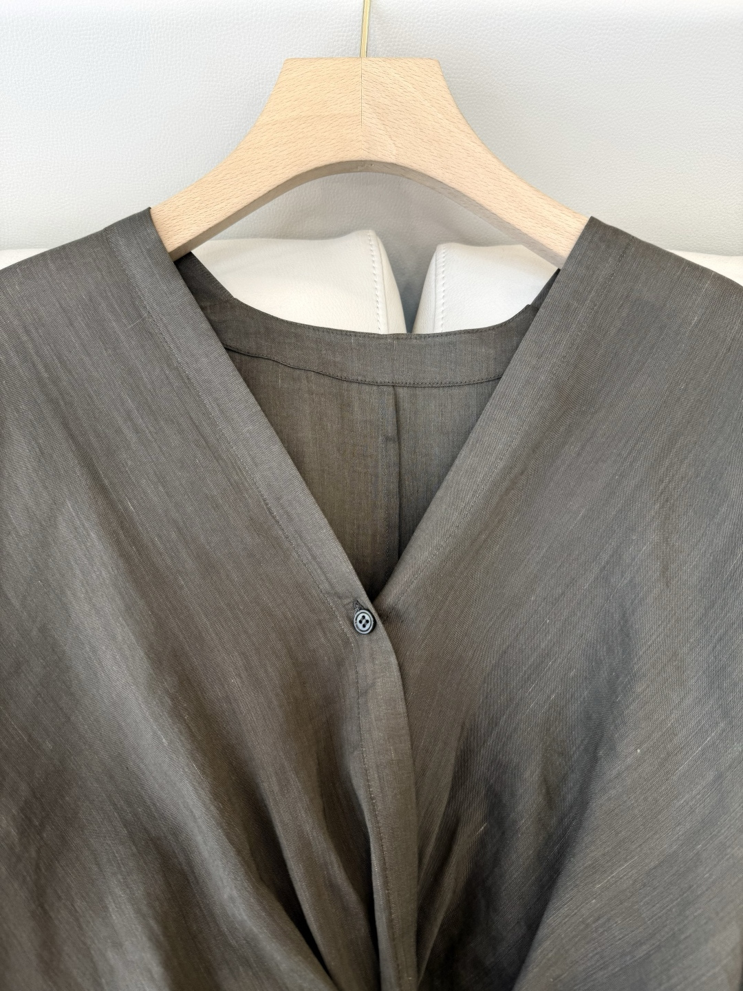 LZ26020#新款衬衫🌾BC 42% 苎麻 显瘦 V领 长袖衬衫 粉色 咖色 白色 SML