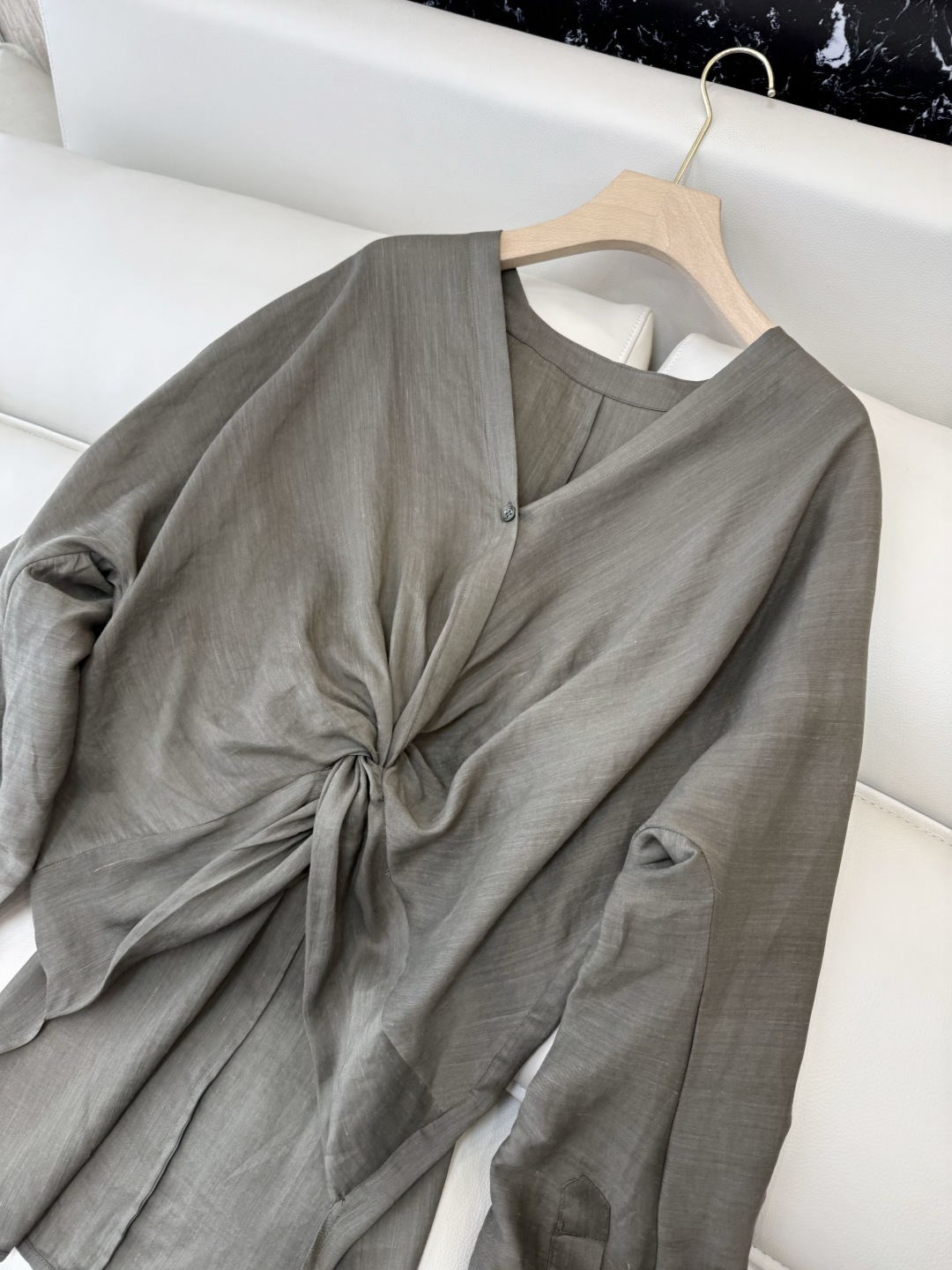 LZ26020#新款衬衫🌾BC 42% 苎麻 显瘦 V领 长袖衬衫 粉色 咖色 白色 SML