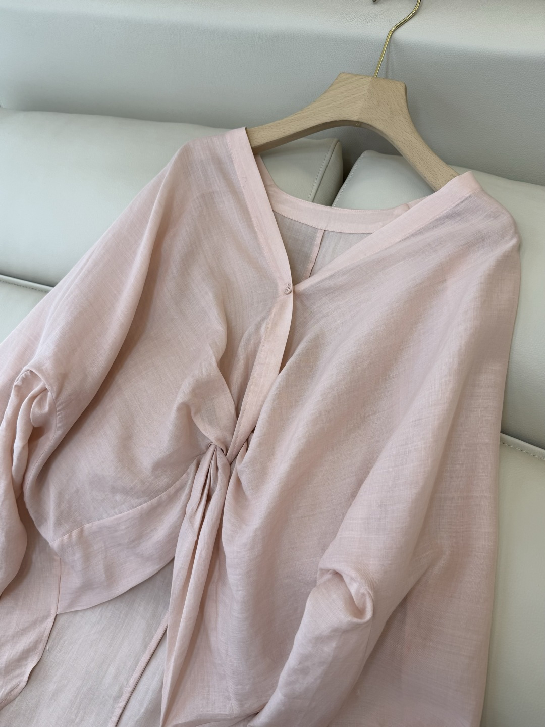 LZ26020#新款衬衫🌾BC 42% 苎麻 显瘦 V领 长袖衬衫 粉色 咖色 白色 SML