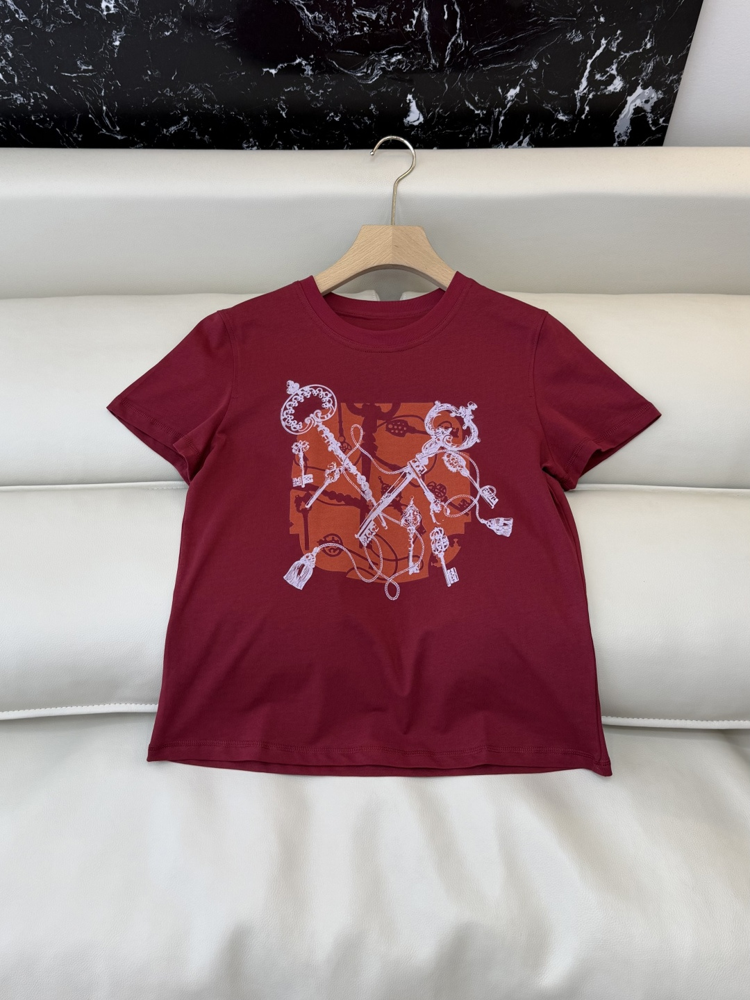 NO:737168,QG0161# New T-shirt Factory H Family Exclusive Edition Hermes Top Edition Printed Short Sleeve T-shirt Four Colors 36/38/40,, hermes, T-shirt, tees, t-shirt,19860909QG0161#新款T恤工厂 H家 独家版 爱马仕 顶级版 印花 短袖T恤 四色36/38/40,,hermes,T-shirt,tees，t-shirt,,Women's clothing
