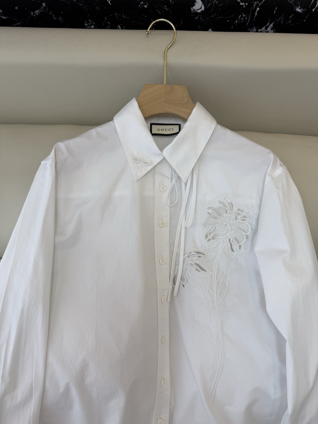 BM003#新款衬衫‼️GU 镂空绣花 长袖衬衫 白色 蓝色 SML