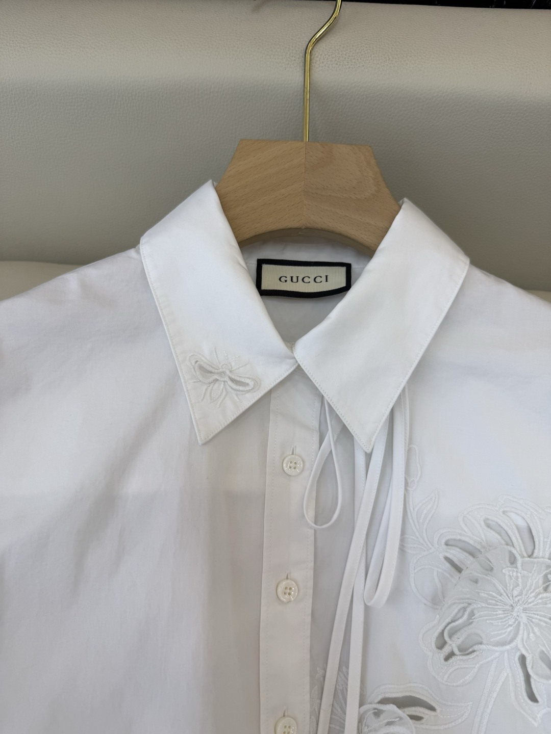 BM003#新款衬衫‼️GU 镂空绣花 长袖衬衫 白色 蓝色 SML