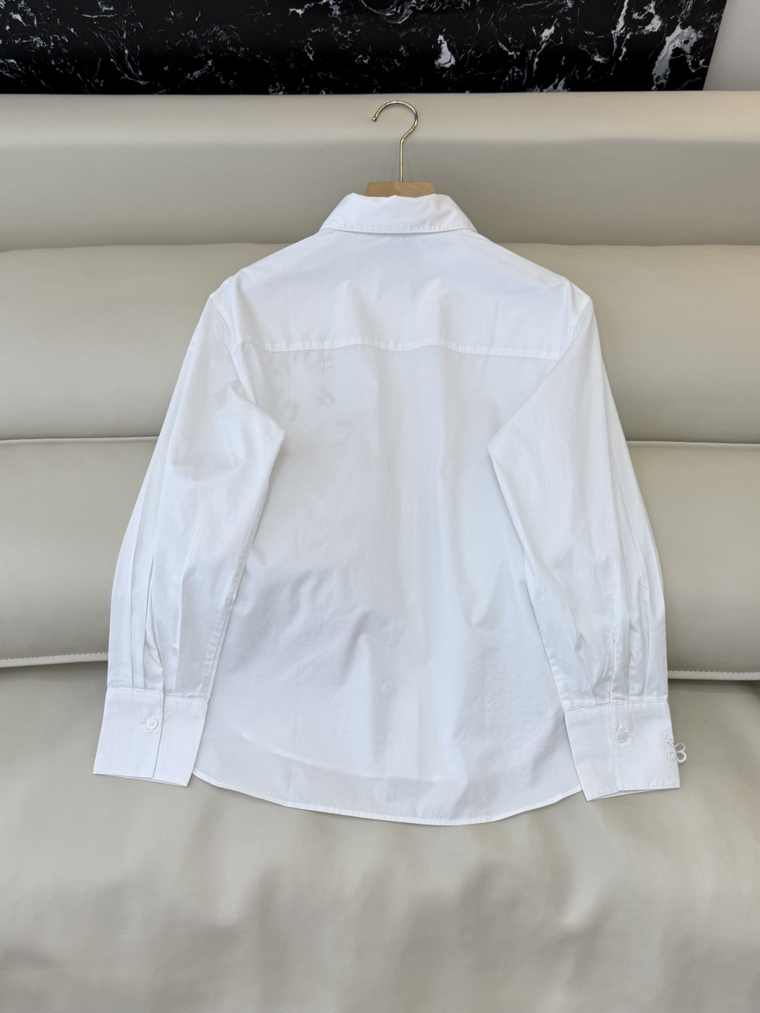 BM003#新款衬衫‼️GU 镂空绣花 长袖衬衫 白色 蓝色 SML