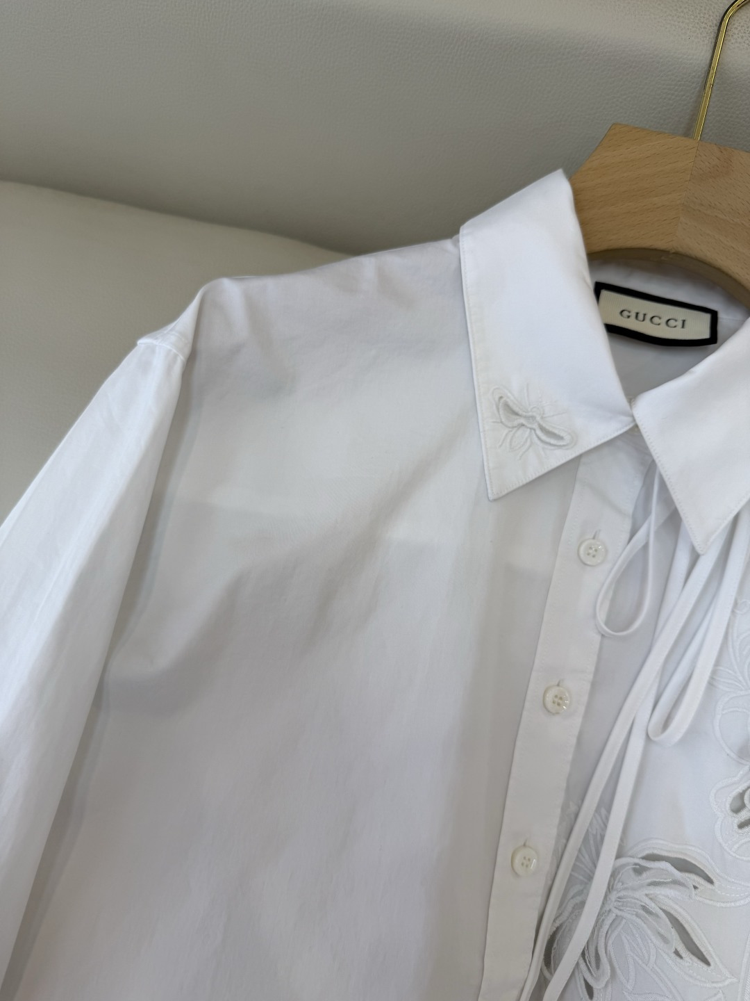 BM003#新款衬衫‼️GU 镂空绣花 长袖衬衫 白色 蓝色 SML