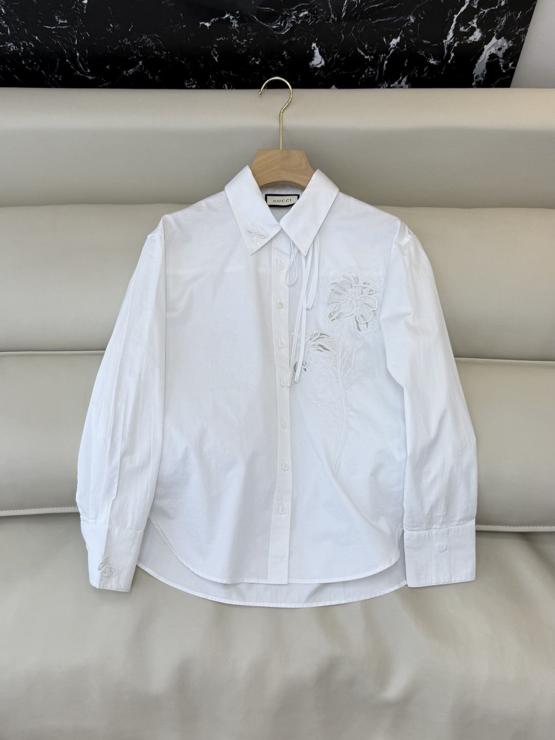 BM003#新款衬衫‼️GU 镂空绣花 长袖衬衫 白色 蓝色 SML