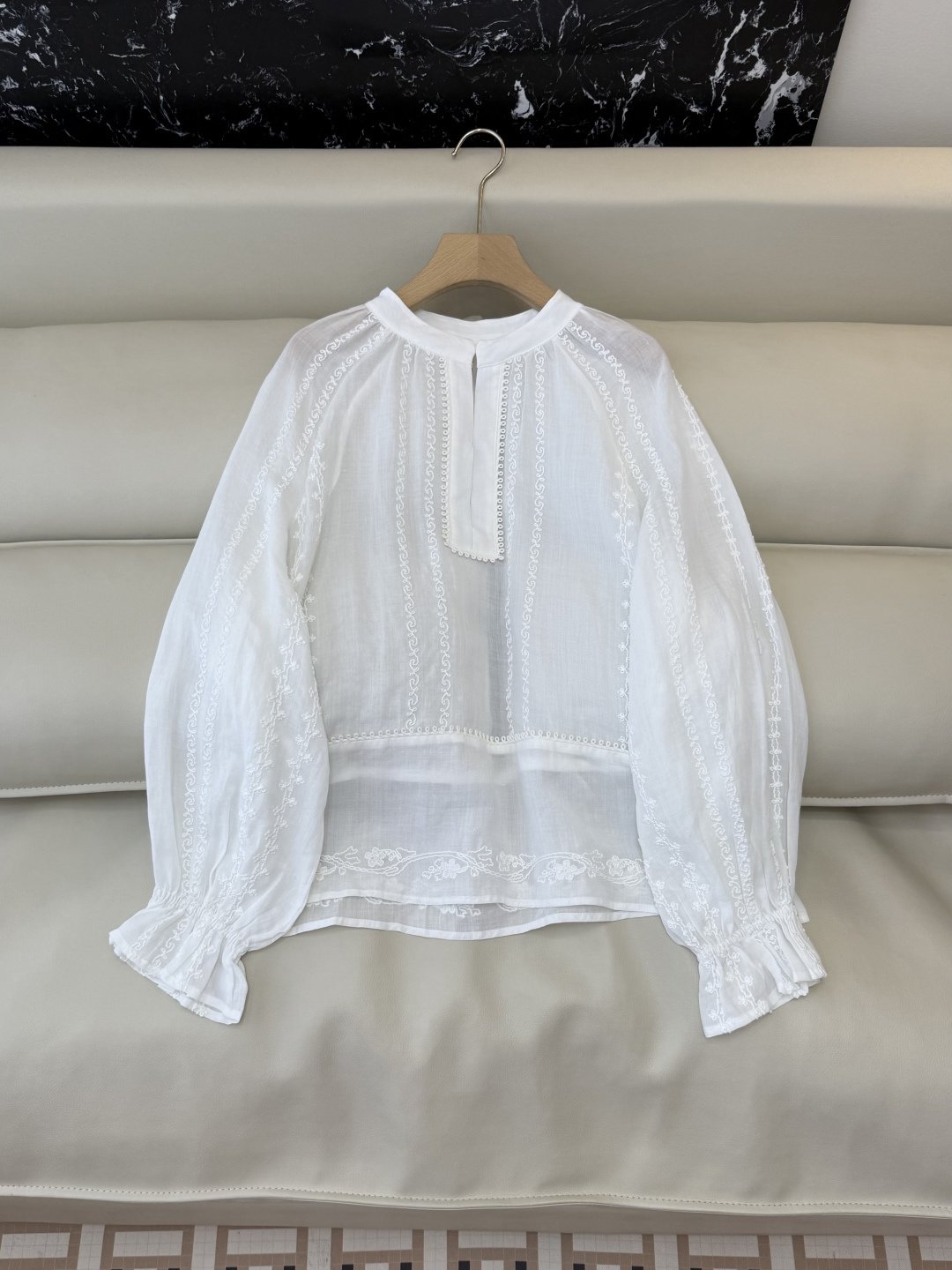 NO:777935,LH004, the highest version on the market, the girl inspects the goods, trims the three marks on the threads, and delivers the goods. You can send pictures and take videos. If you want quality or service, please add me on WeChat. We will not accept urgent orders. New top factory ES linen embroidered lace long-sleeved top blue white SML, women's clothing,19860909LH004市面最高版本小妹验货、修剪线头上三标、发货可发图及拍视频,要品质要服务的加我微信,不接急单.新款上衣工厂 ES 亚麻 绣花花边长袖上衣 蓝色 白色 SML,女装,,Women's clothing