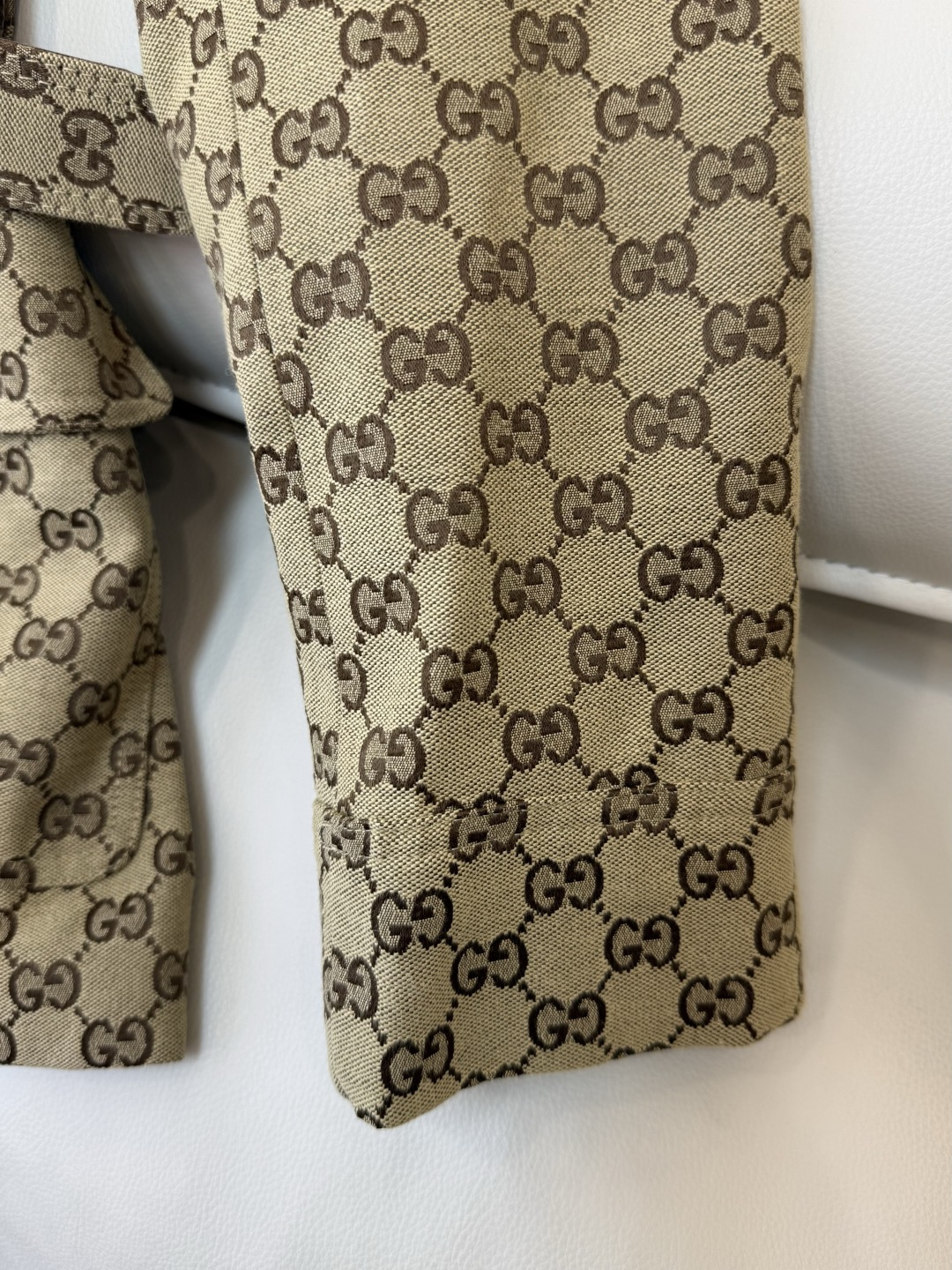 GU013#新款外套‼️GU 家 最新款 提花风衣款 外套 配腰带 SML