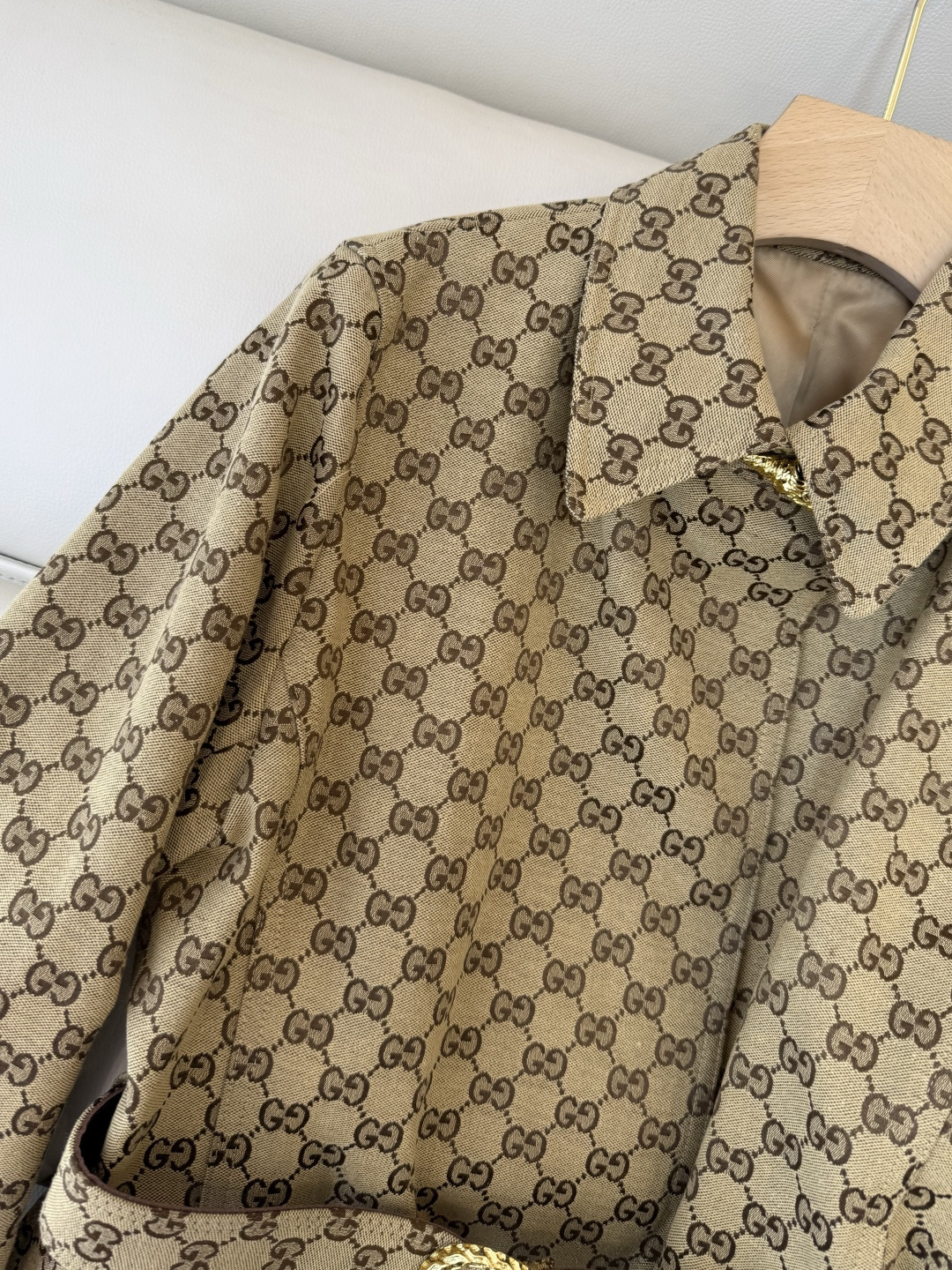 GU013#新款外套‼️GU 家 最新款 提花风衣款 外套 配腰带 SML