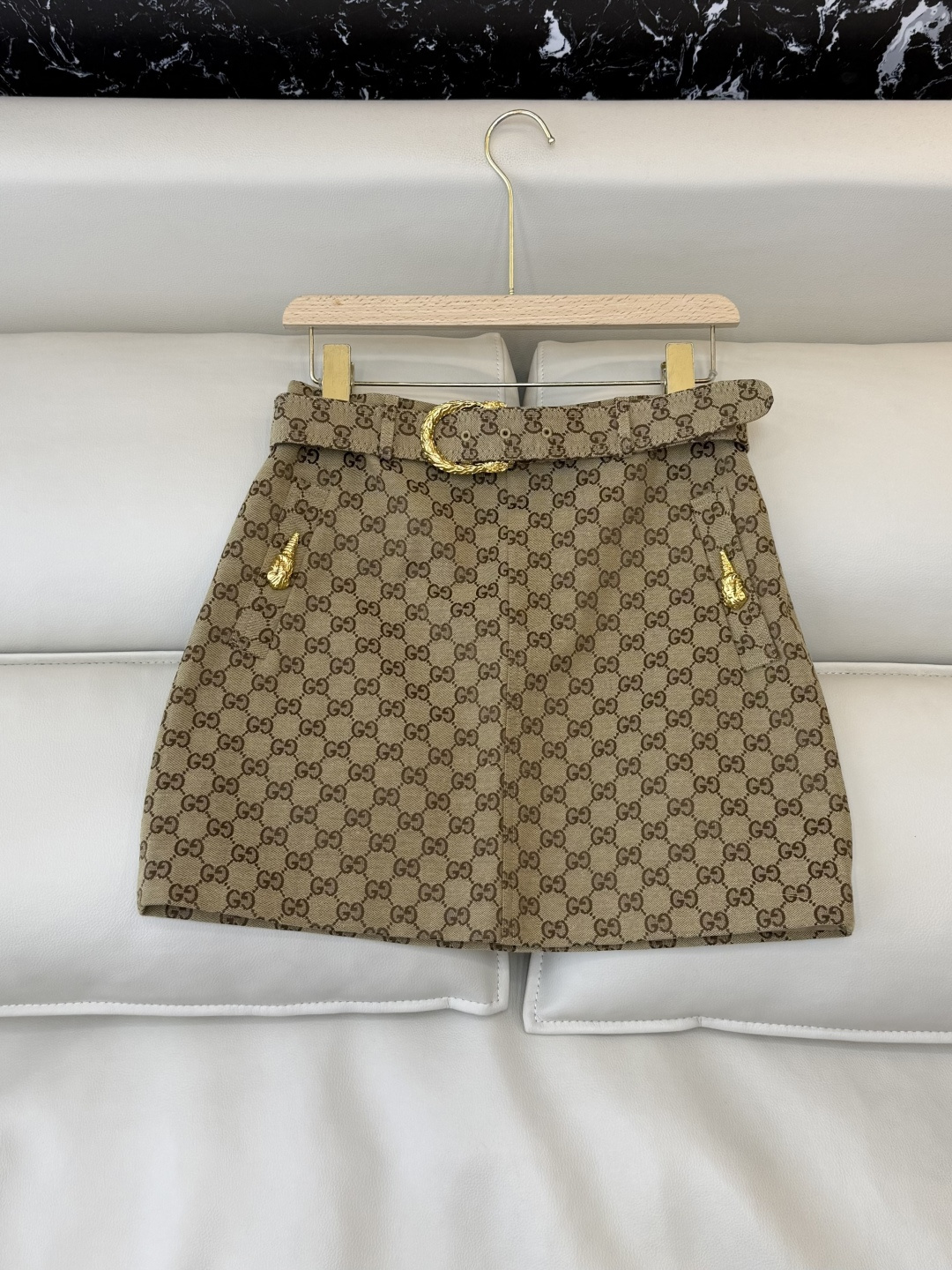 NO:738129,GU011# new skirt factory GU home latest jacquard short skirt SML,,skirts,19860909GU011#新款半裙工厂 GU 家 最新款 提花 短半裙 SML,,skirts,,Women's clothing