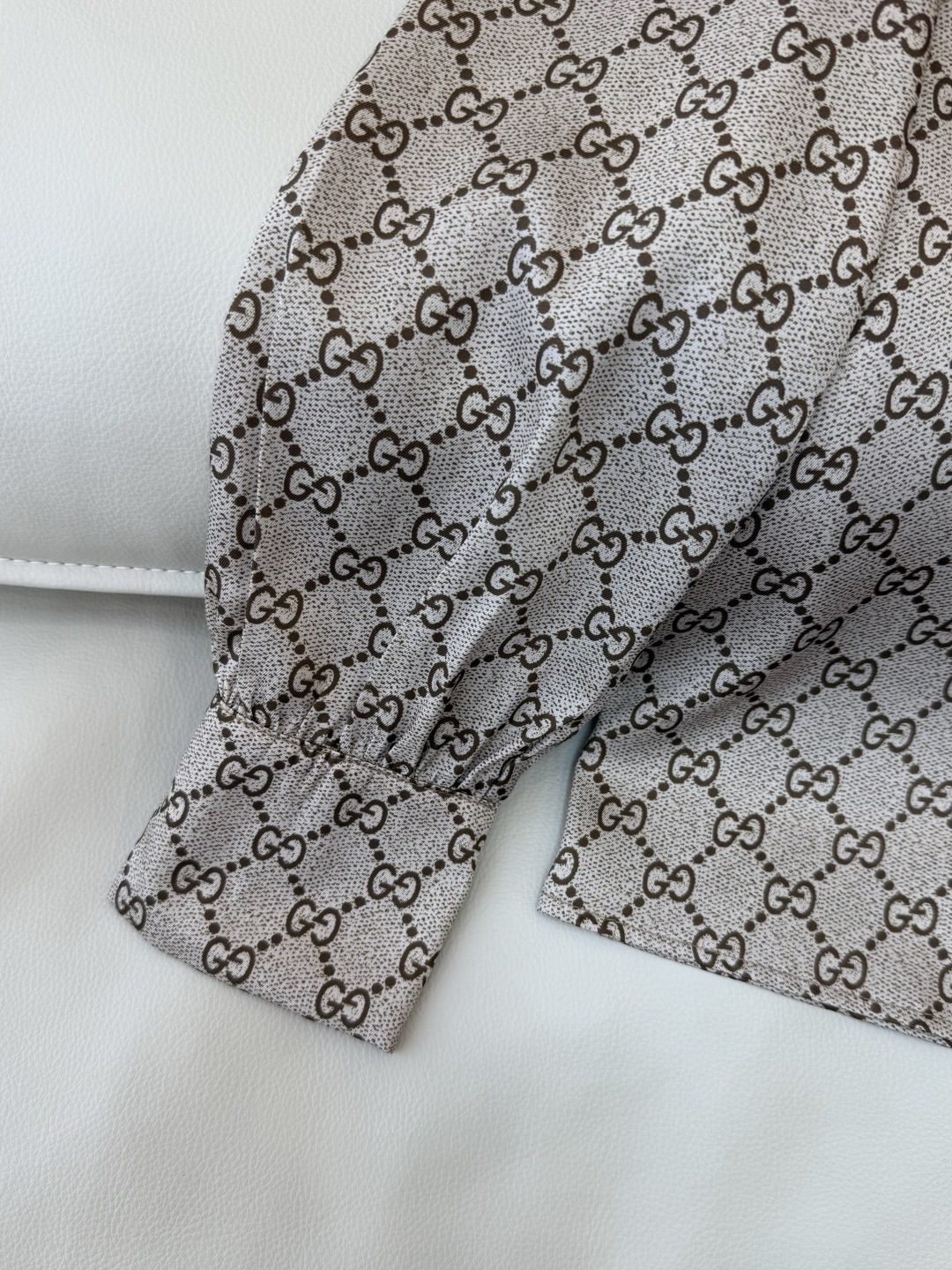 GU006#新款上衣‼️GU 家 最新款 双G印花蝴蝶结 上衣 长袖衬衫 SML