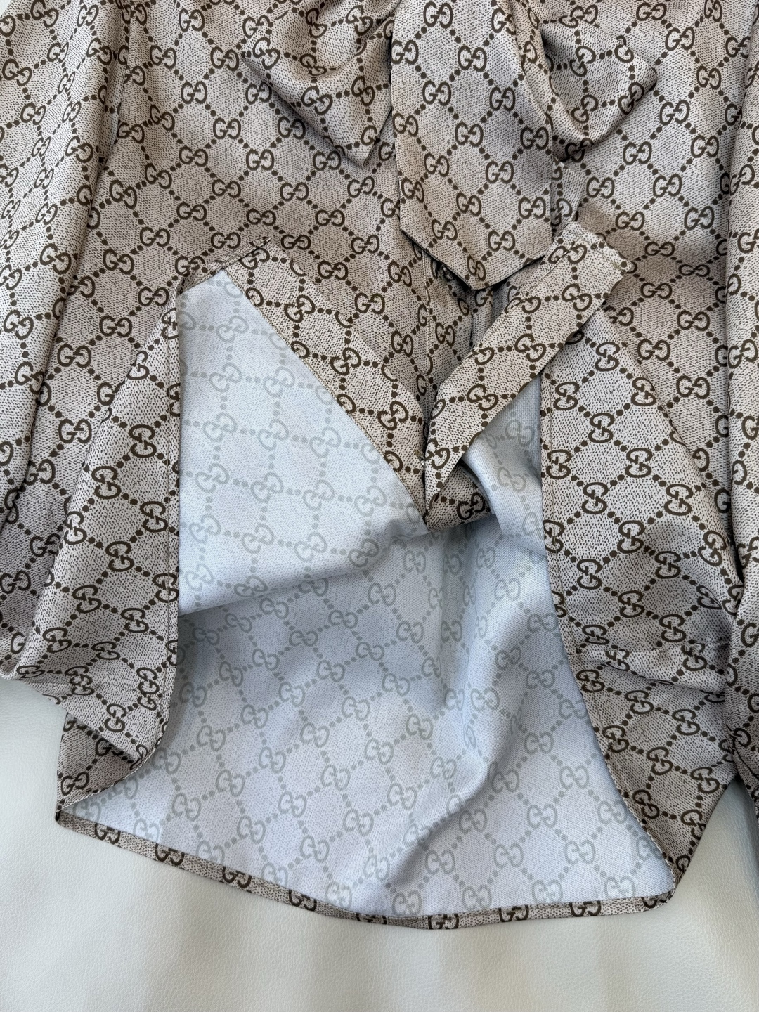 GU006#新款上衣‼️GU 家 最新款 双G印花蝴蝶结 上衣 长袖衬衫 SML