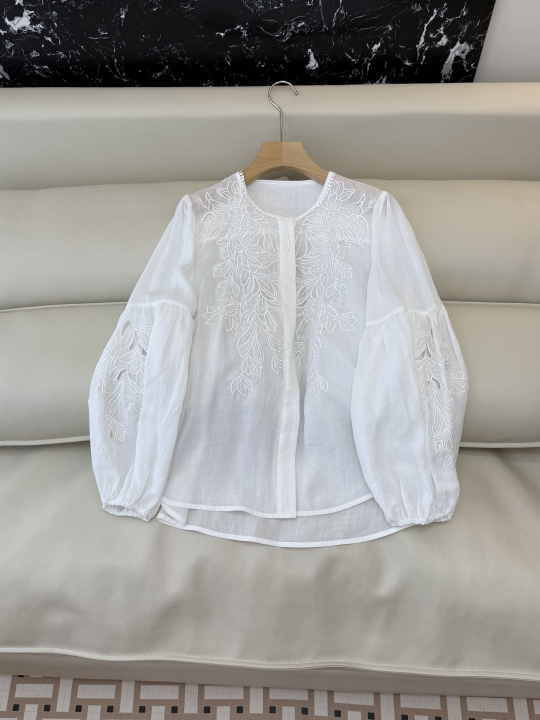 NO:777928,LH007, the highest version on the market, the girl inspects the goods, trims the three marks on the threads, and delivers the goods. You can send pictures and take videos. If you want quality or service, add me on WeChat. We will not accept urgent orders. New top factory ES Ramie hollow embroidered lace long-sleeved top yellow white SML, women's clothing,19860909LH007市面最高版本小妹验货、修剪线头上三标、发货可发图及拍视频,要品质要服务的加我微信,不接急单.新款上衣工厂 ES 苎麻 镂空绣花花边长袖上衣 黄色 白色 SML,女装,,Women's clothing