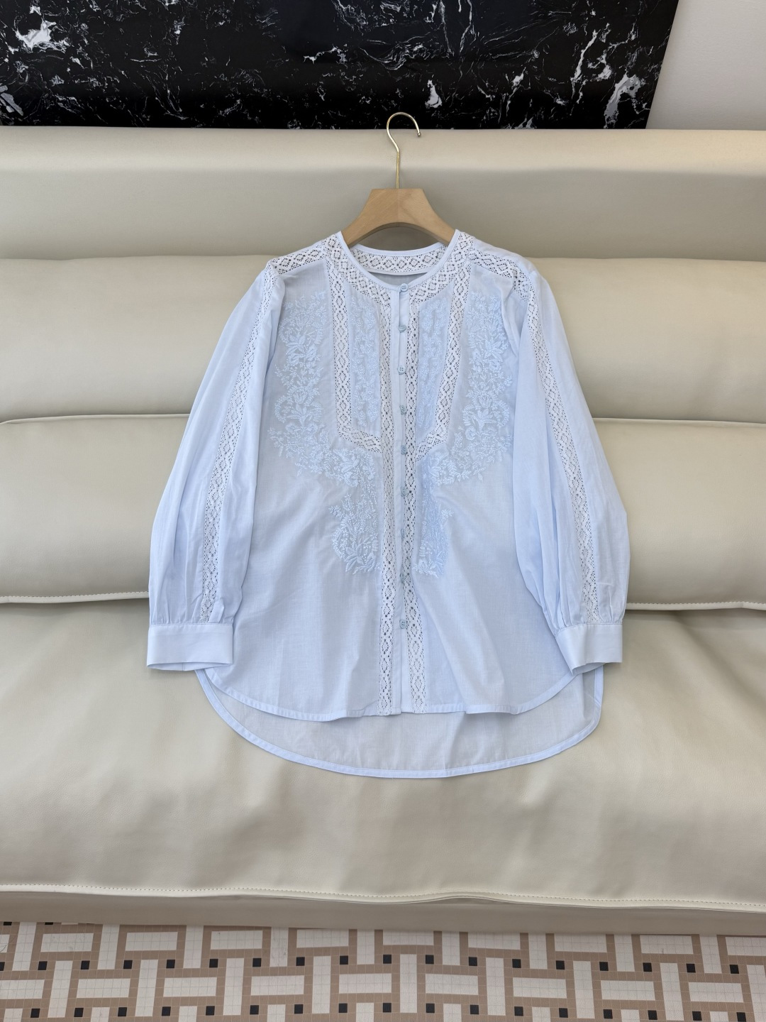 NO:738543,LH009# New top factory special ES cotton embroidered lace long-sleeved top blue white SML,,19860909LH009#新款上衣工厂特 ES 棉 绣花花边长袖上衣 蓝色 白色 SML,,,Women's clothing