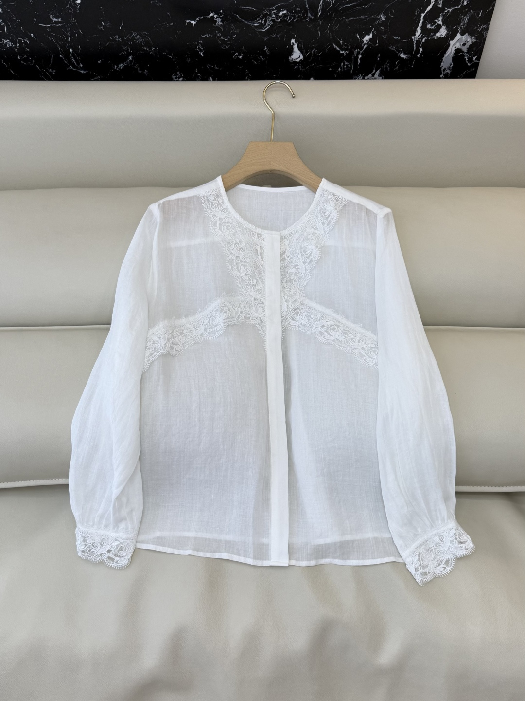 NO:777938,LH003, the highest version on the market, the girl inspects the goods, trims the three marks on the threads, and delivers the goods. You can send pictures and take videos. If you want quality or service, please add me on WeChat. We do not accept urgent orders. New top factory ES linen lace long-sleeved top yellow white SML, women's clothing,19860909LH003市面最高版本小妹验货、修剪线头上三标、发货可发图及拍视频,要品质要服务的加我微信,不接急单.新款上衣工厂 ES 亚麻 蕾丝花边长袖上衣 黄色 白色 SML,女装,,Women's clothing