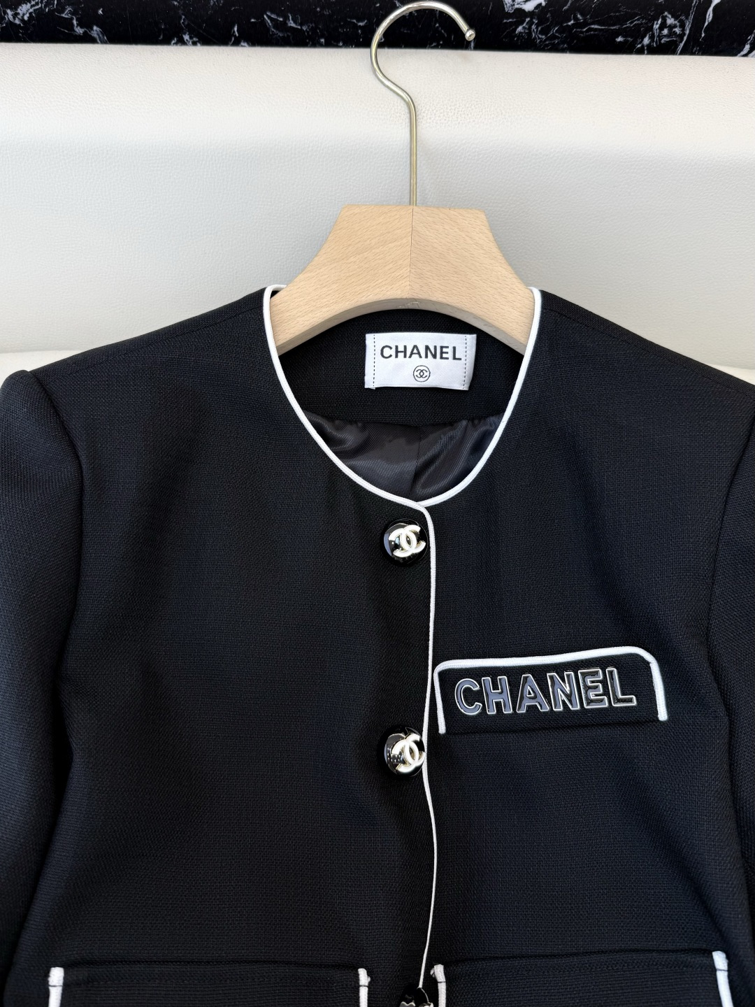 HXZ086#新款外套💕CH小香 多口袋 刺绣字母 西装外套 白色 黑色 SMLXL