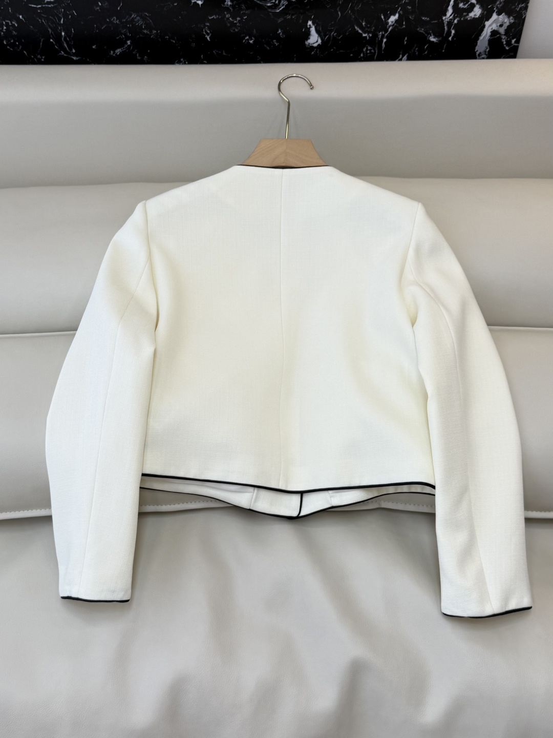 HXZ086#新款外套💕CH小香 多口袋 刺绣字母 西装外套 白色 黑色 SMLXL