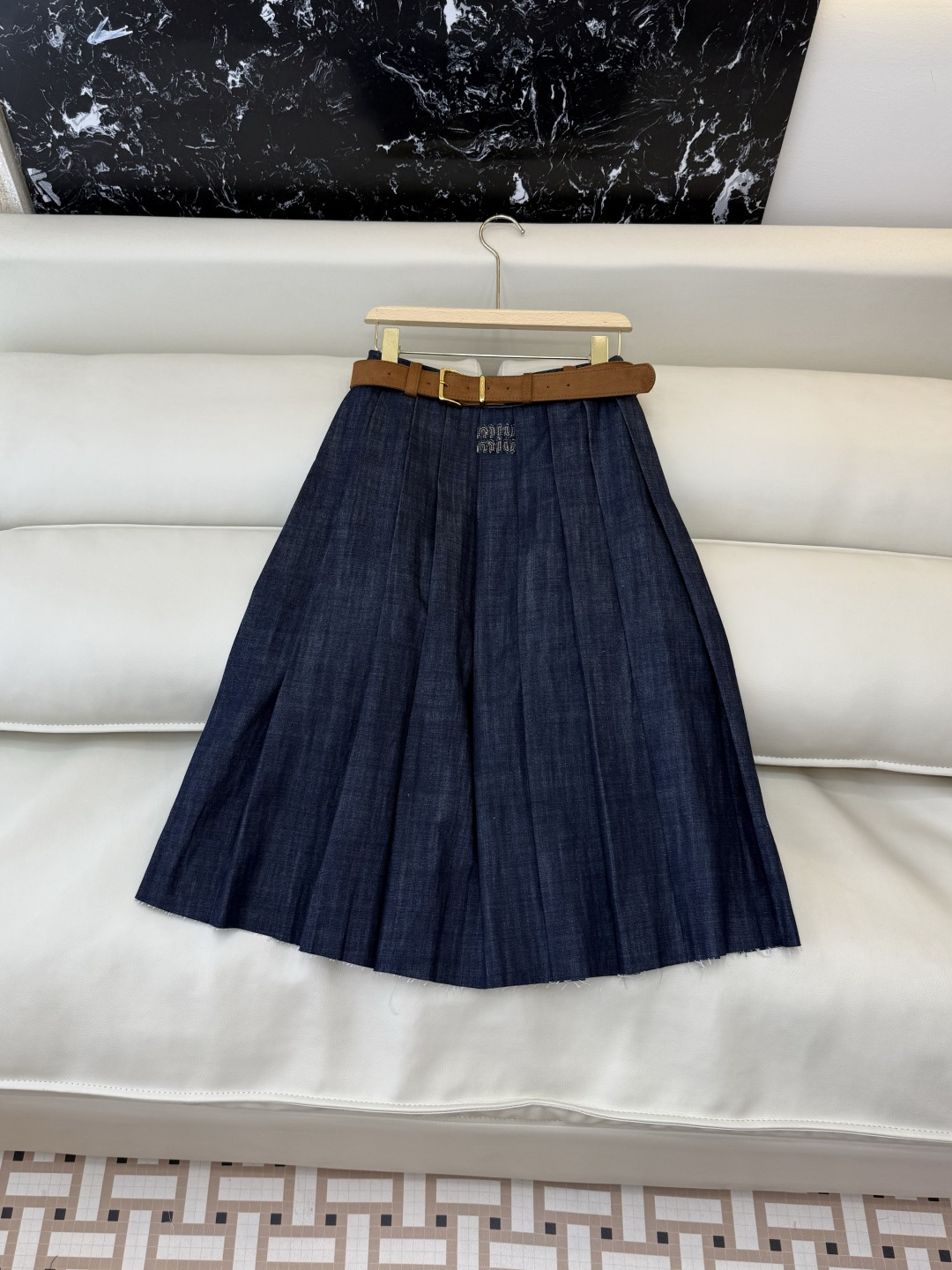 NO:740002,AW008# new skirt factory special miu home letter embroidered long skirt with belt light blue dark blue SML,,miumiu,skirts,19860909AW008#新款半裙工厂特 miu家 字母绣花 长半裙配腰带 浅蓝 深蓝 SML,,miumiu,skirts,,Women's clothing