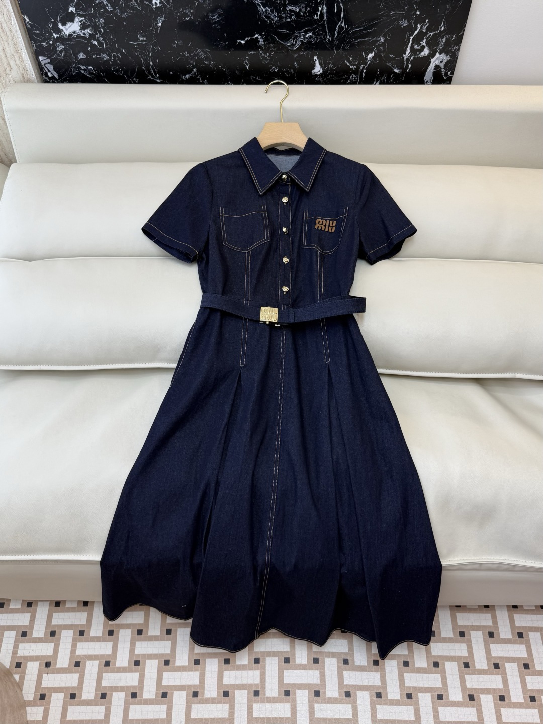 NO:740006,AW009#New Dress Factory P miu Home Lettered Leather Label Short Sleeve Belted Dress Light Blue Dark Blue SML,,miumiu,skirts,T-shirt,19860909AW009#新款连衣裙工厂P miu家 字母皮标 短袖配腰带连衣裙 浅蓝 深蓝 SML,,miumiu,skirts,T-shirt,,Women's clothing