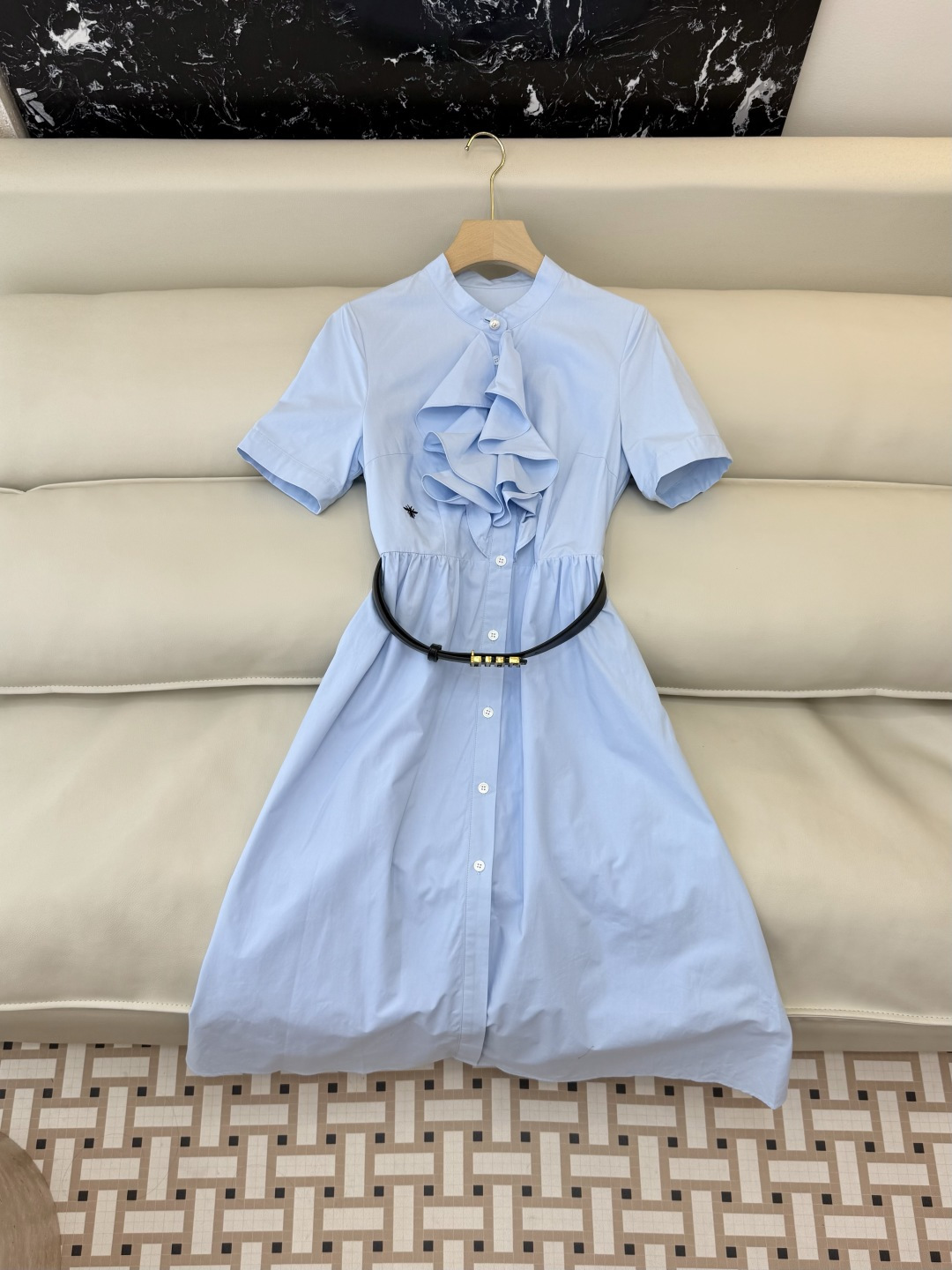NO:739996,AW012#New dress factory P Di* ruffled embroidered little bee short-sleeved belted dress blue white SML,,skirts,T-shirt,19860909AW012#新款连衣裙工厂P Di* 荷叶边绣小蜜蜂 短袖配腰带连衣裙 蓝色 白色 SML,,skirts,T-shirt,,Women's clothing