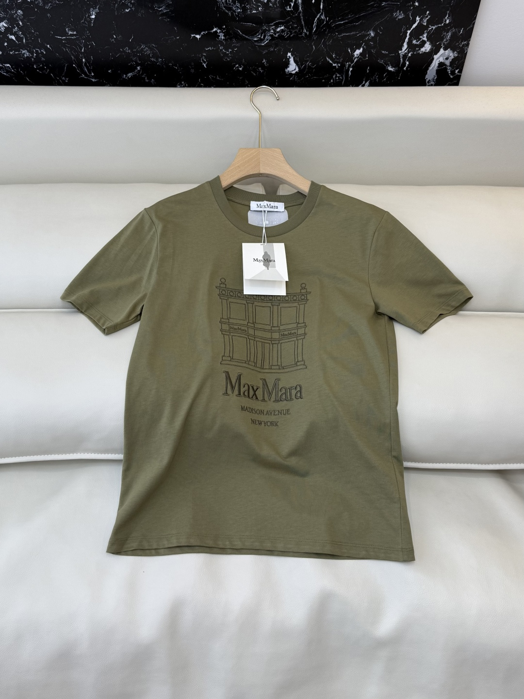 NO:739997,CK064#Factory special Max * weekend letter embroidered logo short-sleeved T-shirt three colors SML,,T-shirt,tees,t-shirt,19860909CK064#工厂特 Max * weekend 字母绣花logo 短袖T恤 三色 SML,,T-shirt,tees，t-shirt,,Women's clothing