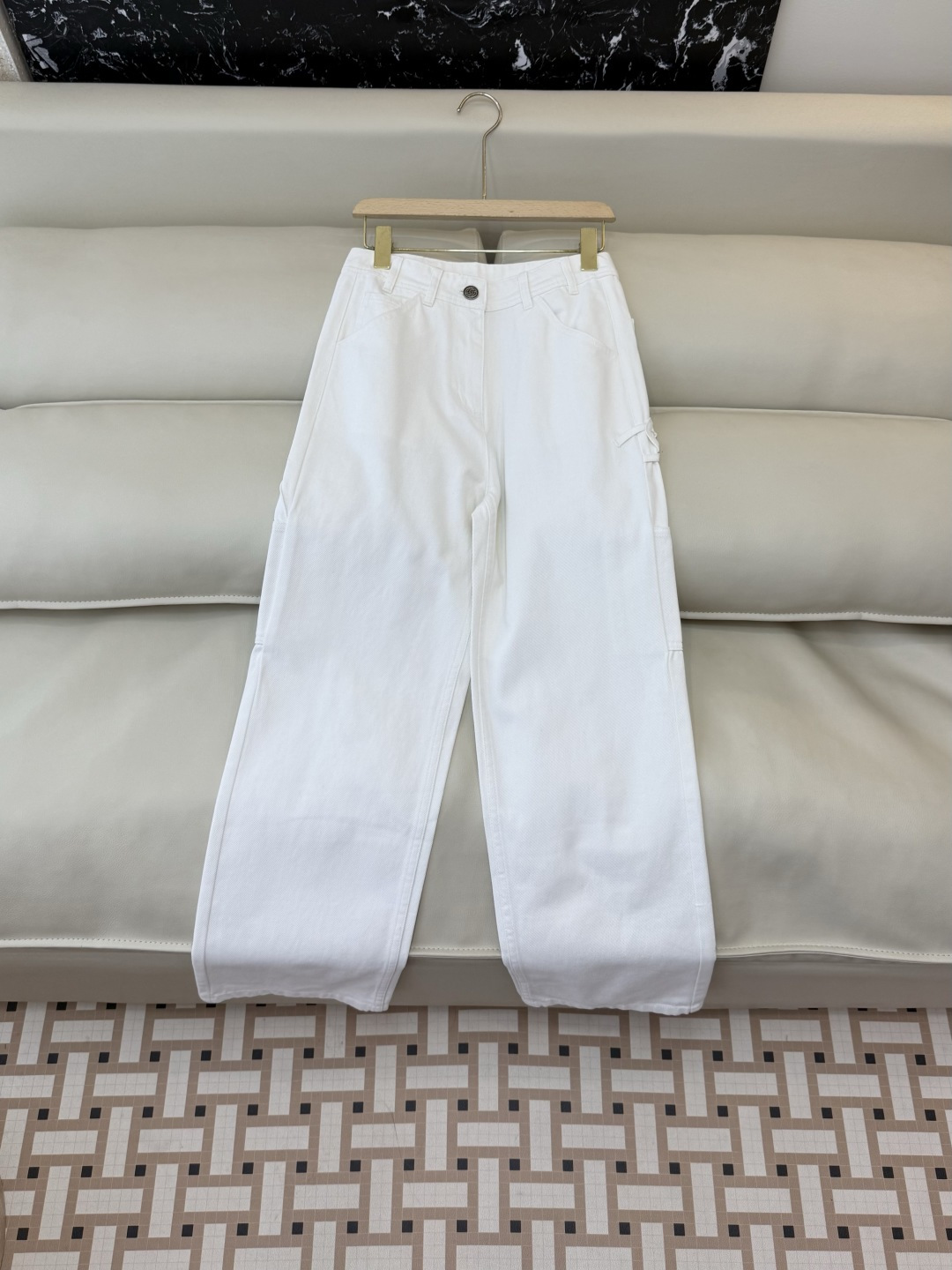 NO:739982,GU016#New jeans factory P CH Xiaoxiang double C trousers jeans blue white SML,,jeans,19860909GU016#新款牛仔裤工厂P CH小香 双C 长裤 牛仔裤 蓝色 白色 SML,,jeans,,Women's clothing