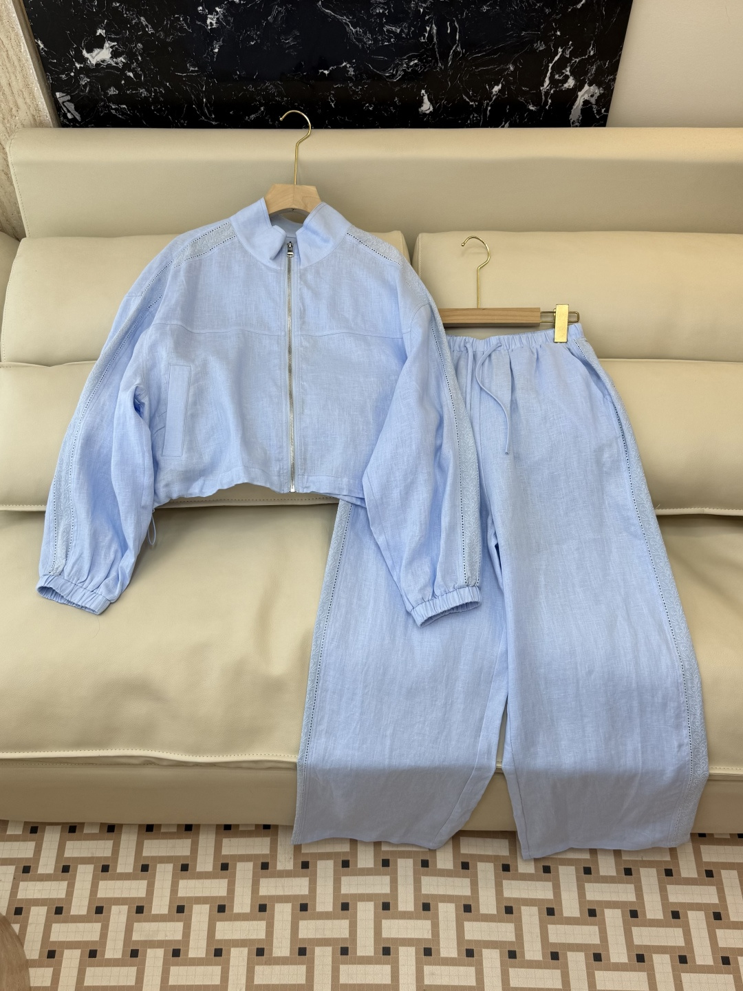 NO:747731,500YM086# New suit factory special L linen zipper jacket top trouser suit light pink blue light yellow white SMLXL,,loro piana,jackets & coats,19860909500YM086#新款套装工厂特 L 亚麻拉链外套上衣 长裤套装 浅粉色 蓝色 浅黄色 白色 SMLXL,,loro piana,jackets & coats,,Women's clothing