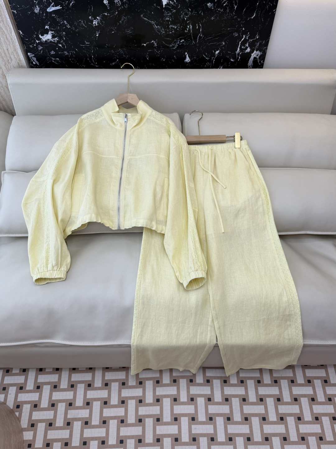 NO:747742,500YM086# New suit factory special L linen zipper jacket top trouser suit light pink blue light yellow white SMLXL,,loro piana,jackets & coats,19860909500YM086#新款套装工厂特 L 亚麻拉链外套上衣 长裤套装 浅粉色 蓝色 浅黄色 白色 SMLXL,,loro piana,jackets & coats,,Women's clothing