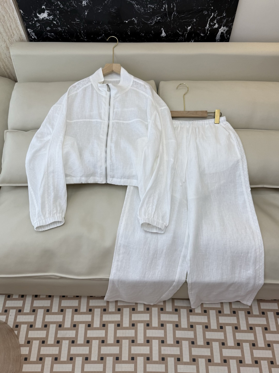 NO:747747,500YM086#New suit factory L linen zipper jacket top trouser suit light pink blue light yellow white SMLXL,,loro piana,jackets & coats,19860909500YM086#新款套装工厂 L 亚麻拉链外套上衣 长裤套装 浅粉色 蓝色 浅黄色 白色 SMLXL,,loro piana,jackets & coats,,Women's clothing