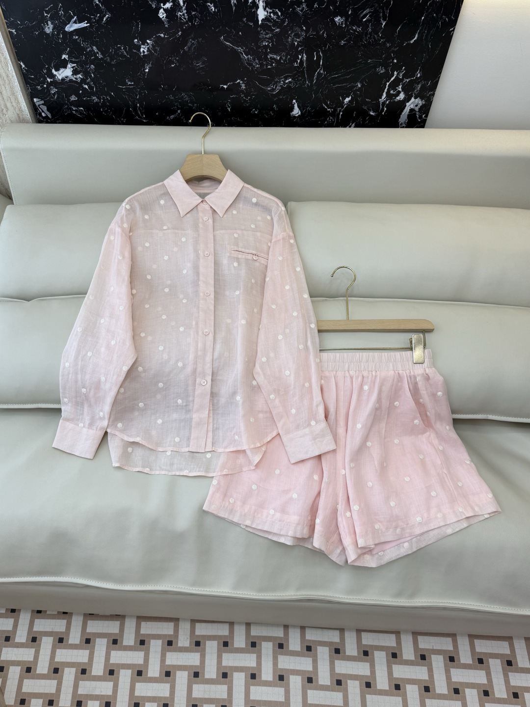 NO:747696,YM091# new suit factory holiday style linen polka dot embroidered top shorts suit light pink light yellow SMLXL,,shorts,19860909YM091#新款套装工厂 度假风 亚麻圆点绣花上衣 短裤 套装 浅粉色 浅黄色 SMLXL,,shorts,,Women's clothing